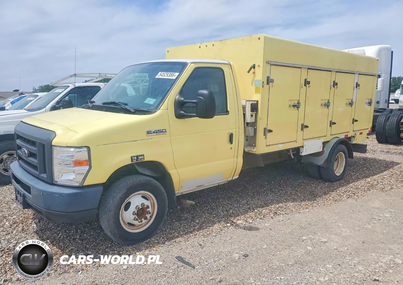 2017 Ford Econoline E450 Super Duty Cutaway Van