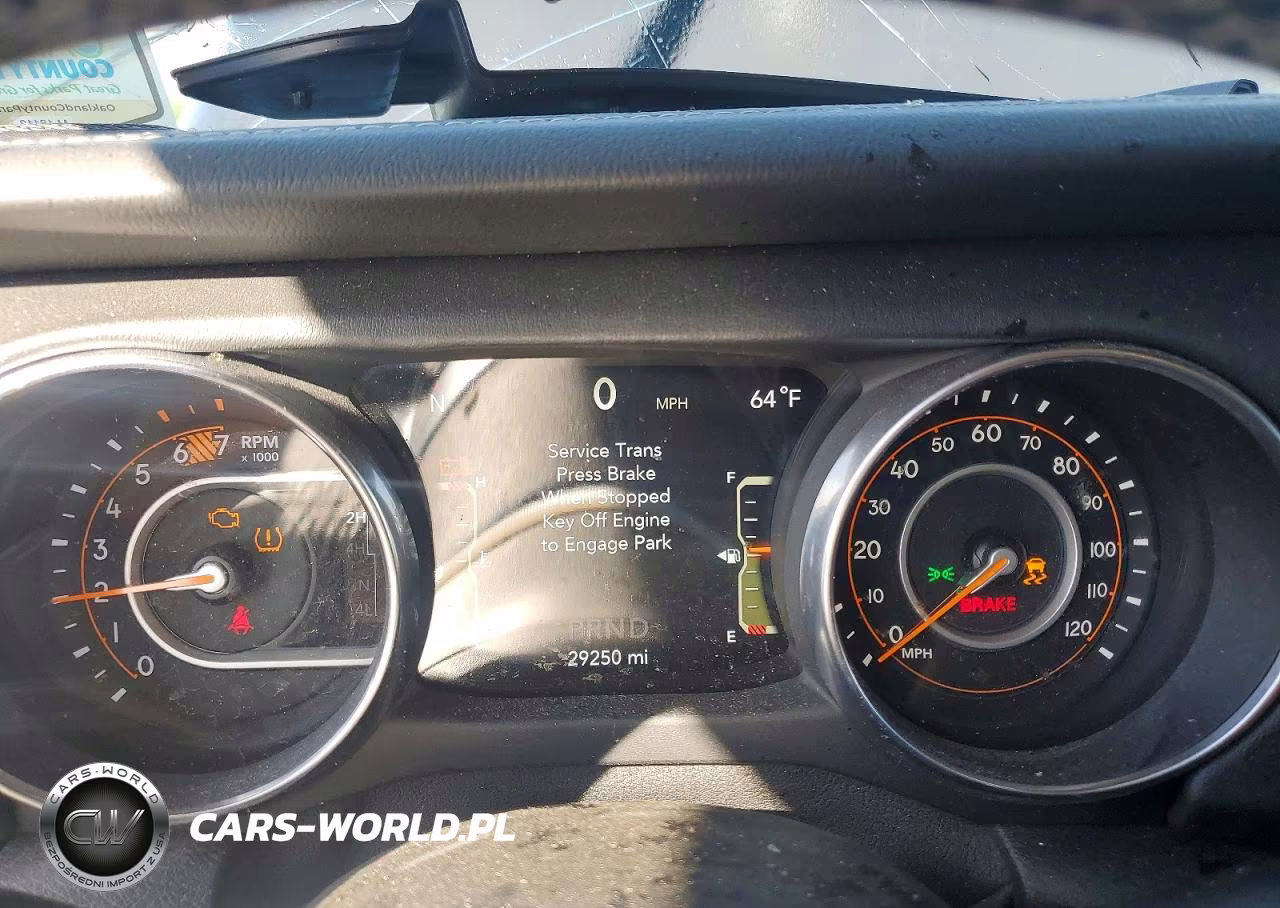 2019 Jeep Wrangler Unlimited Sahara VIN:1C4HJXEN8KW508715 - 9