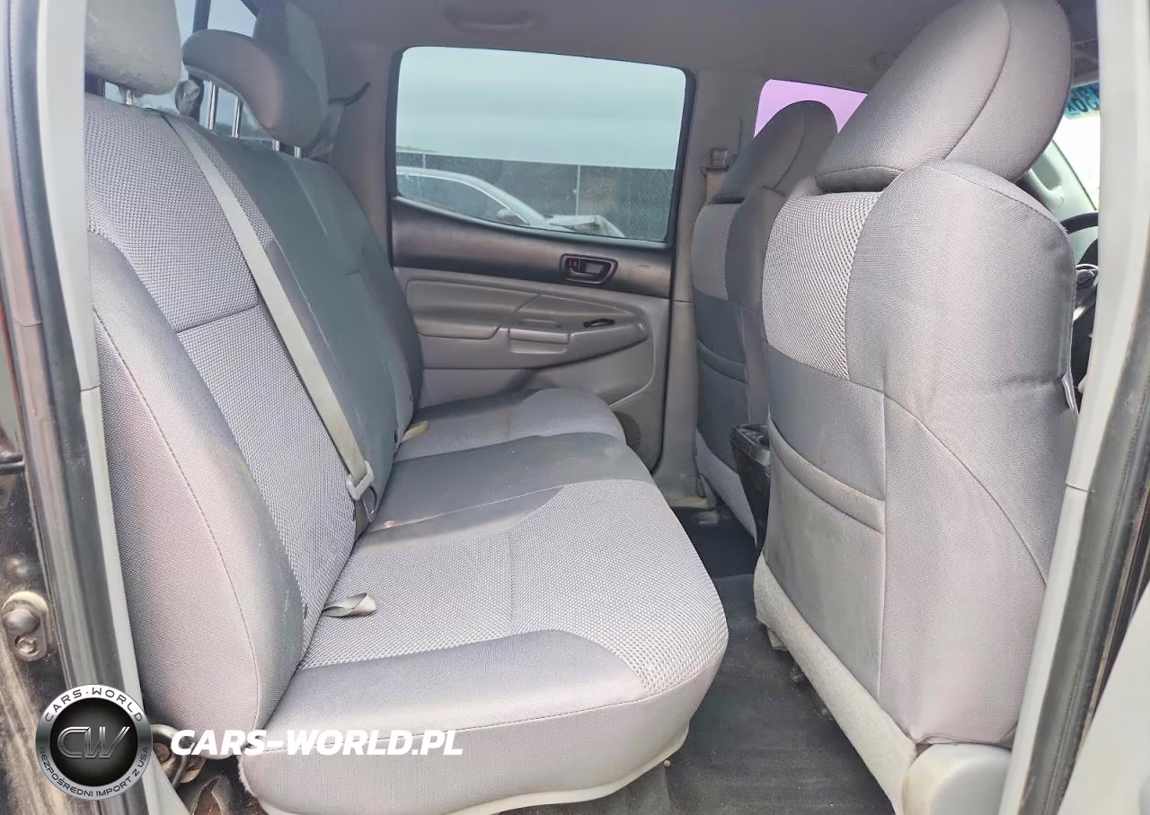2015 Toyota Tacoma V6 VIN:3TMLU4EN0FM176680 - 10