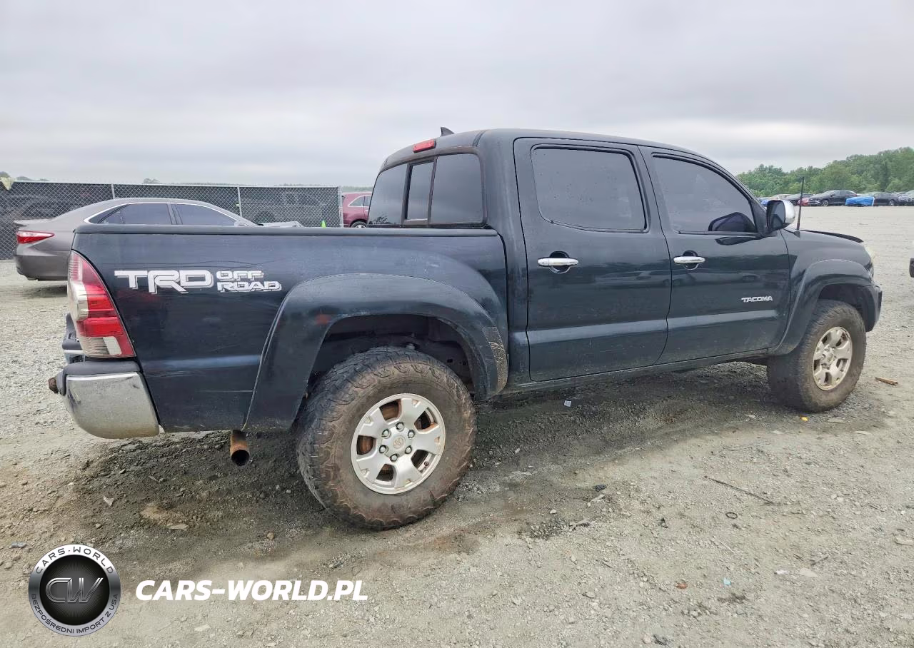 2015 Toyota Tacoma V6 VIN:3TMLU4EN0FM176680 - 3