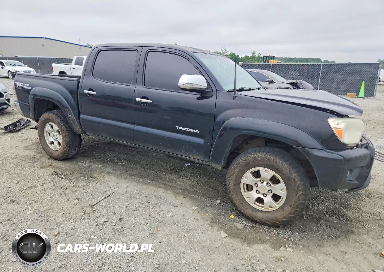 2015 Toyota Tacoma V6 VIN:3TMLU4EN0FM176680 - 4