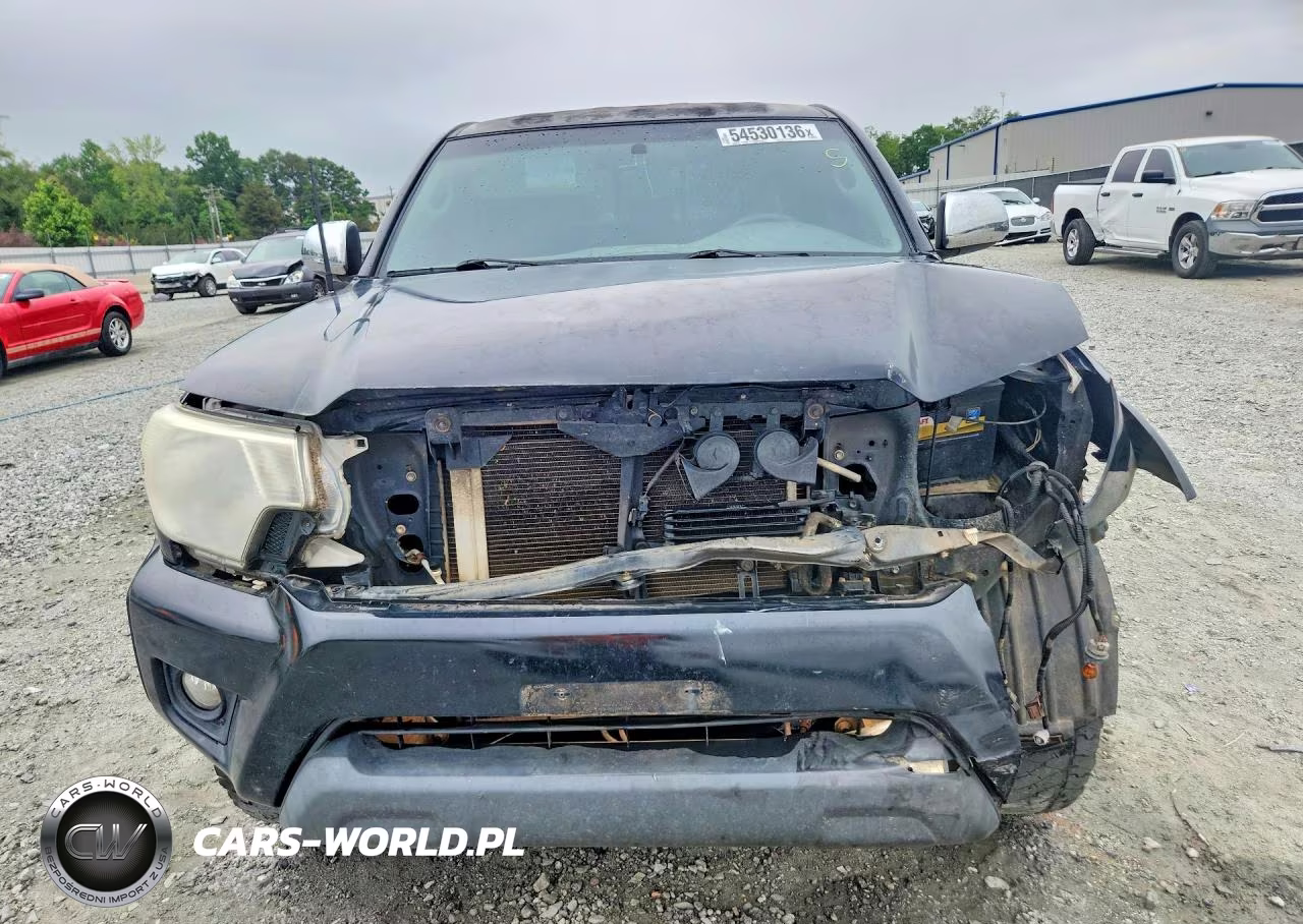 2015 Toyota Tacoma V6 VIN:3TMLU4EN0FM176680 - 5