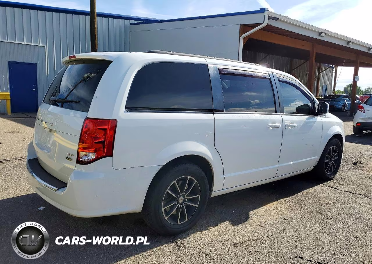 2018 Dodge Grand Caravan Gt VIN:2C4RDGEG4JR335621 - 3