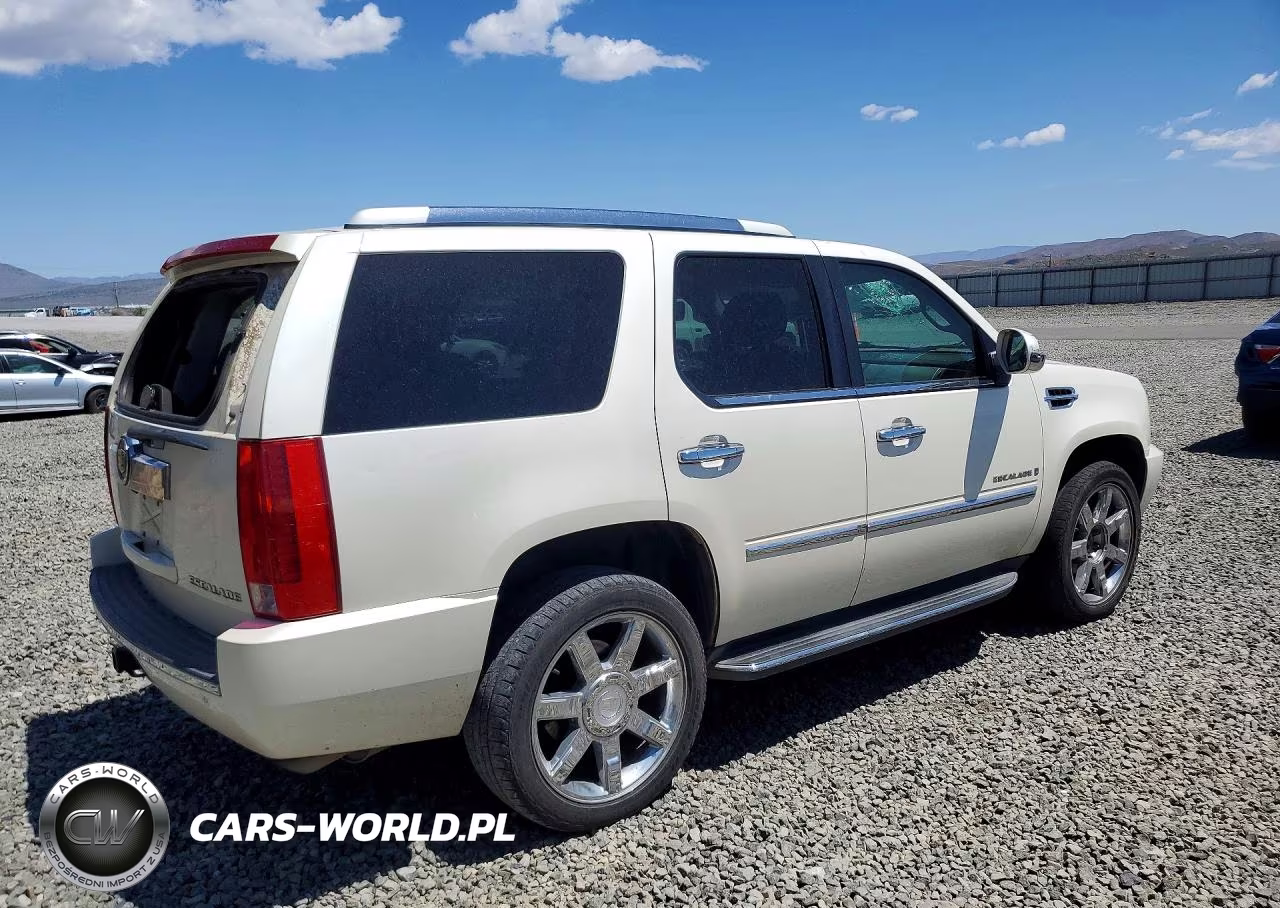 2008 Cadillac Escalade Luxury VIN:1GYFK63878R278761 - 3