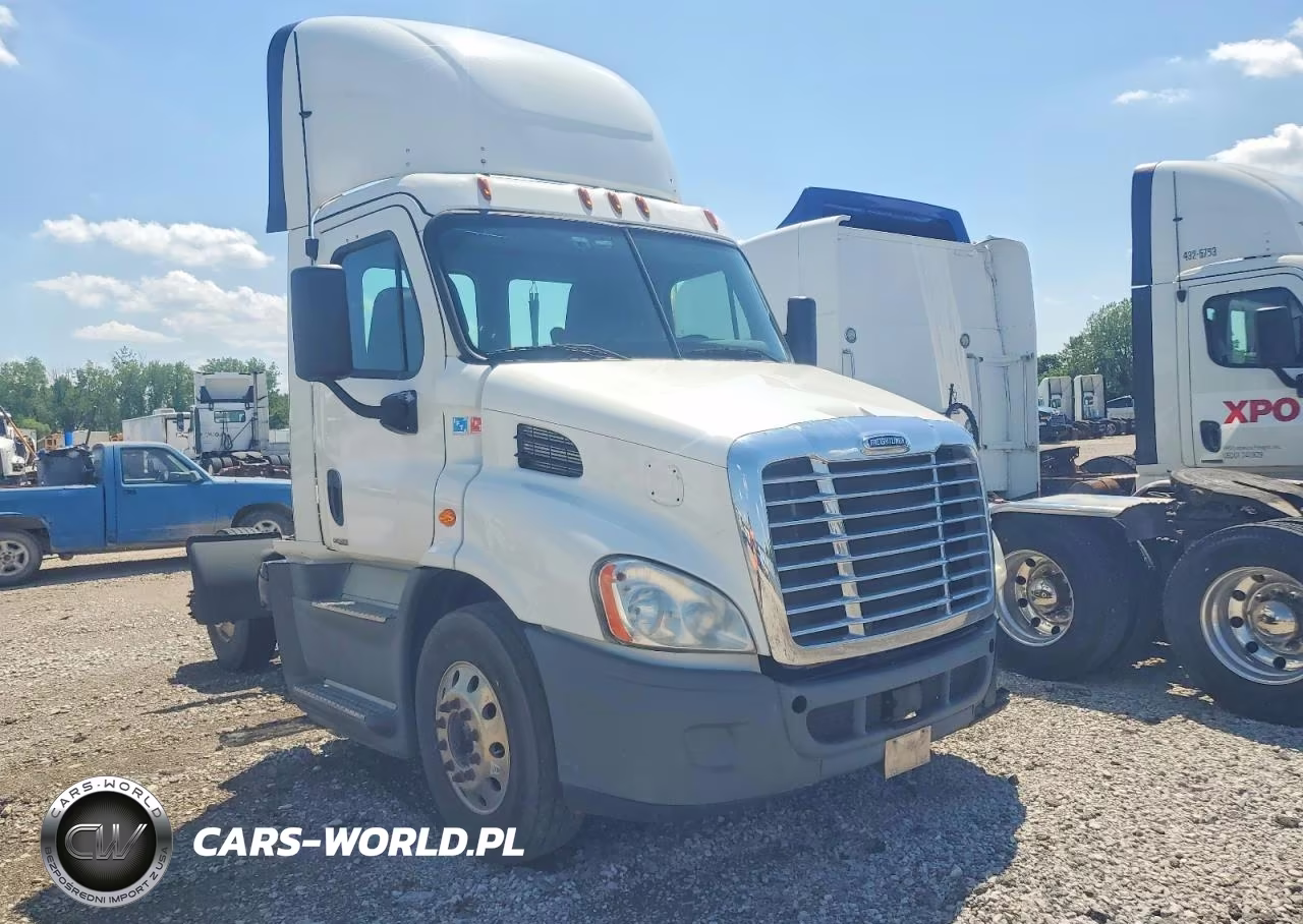 2017 Freightliner Cascadia 113 Semi Truck