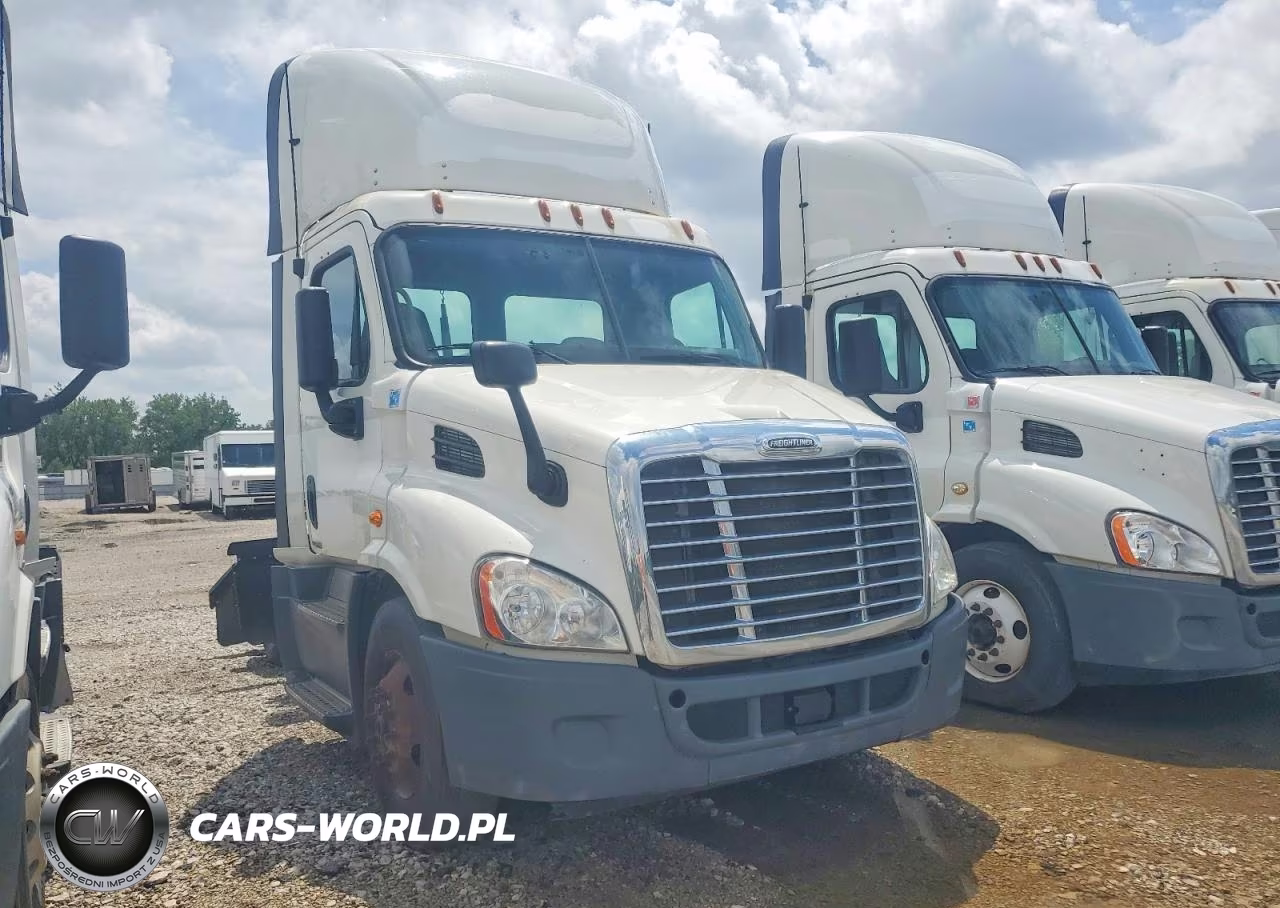 2016 Freightliner Cascadia 113 Semi Truck