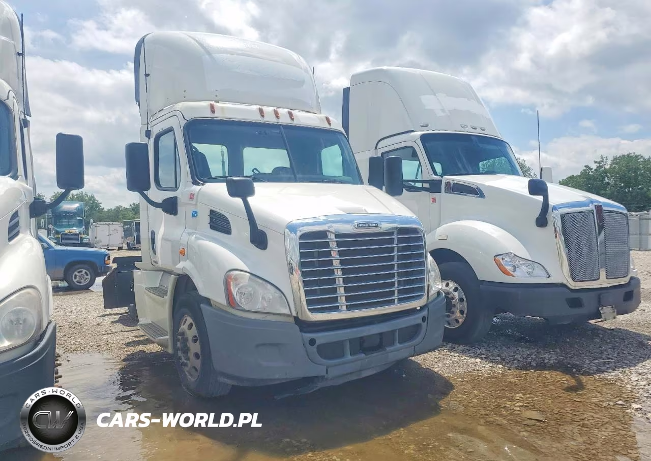 2016 Freightliner Cascadia 113 Semi Truck