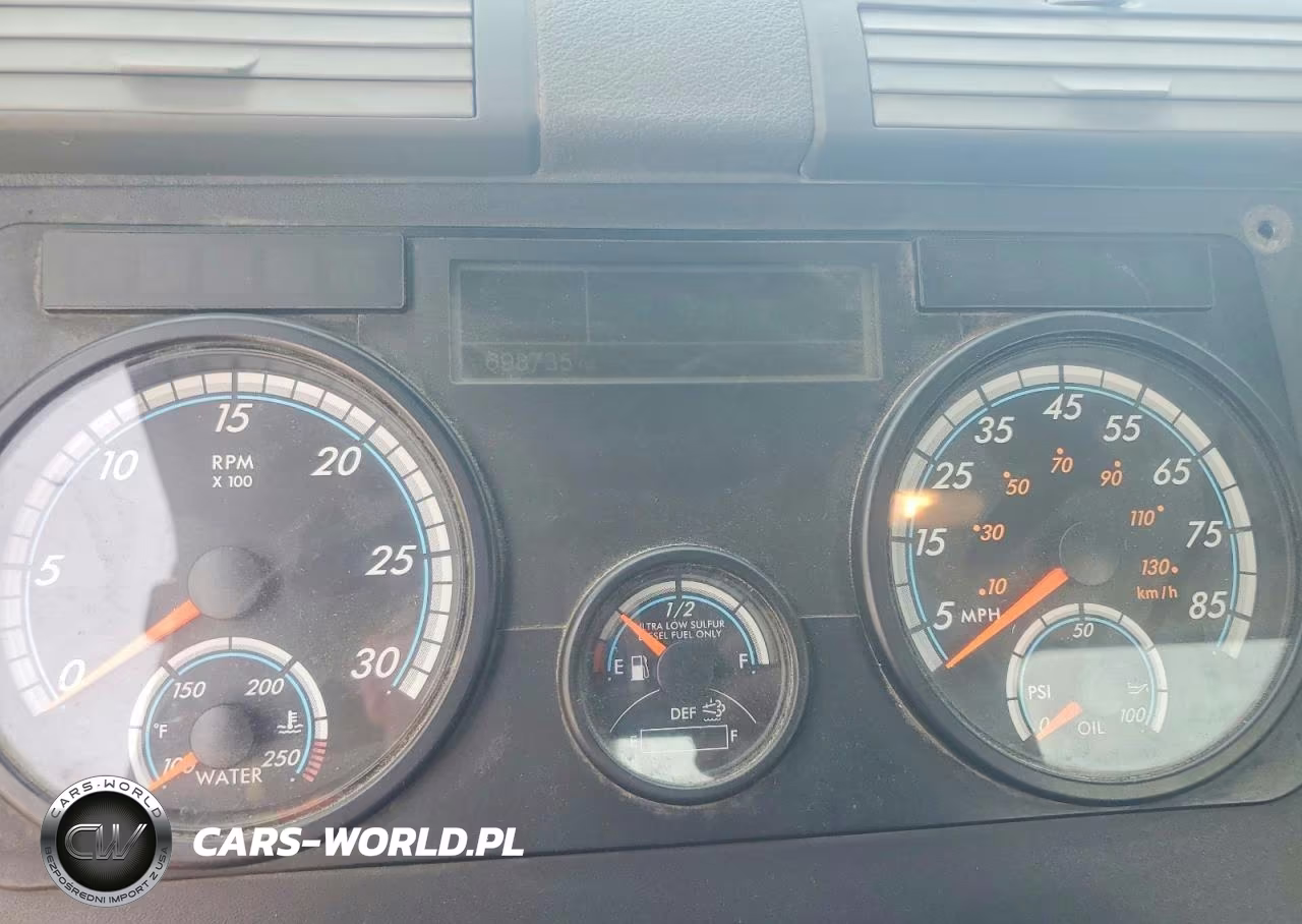 2016 Freightliner Cascadia 113 Semi Truck VIN:3AKBGADV8GSHB2471 - 8