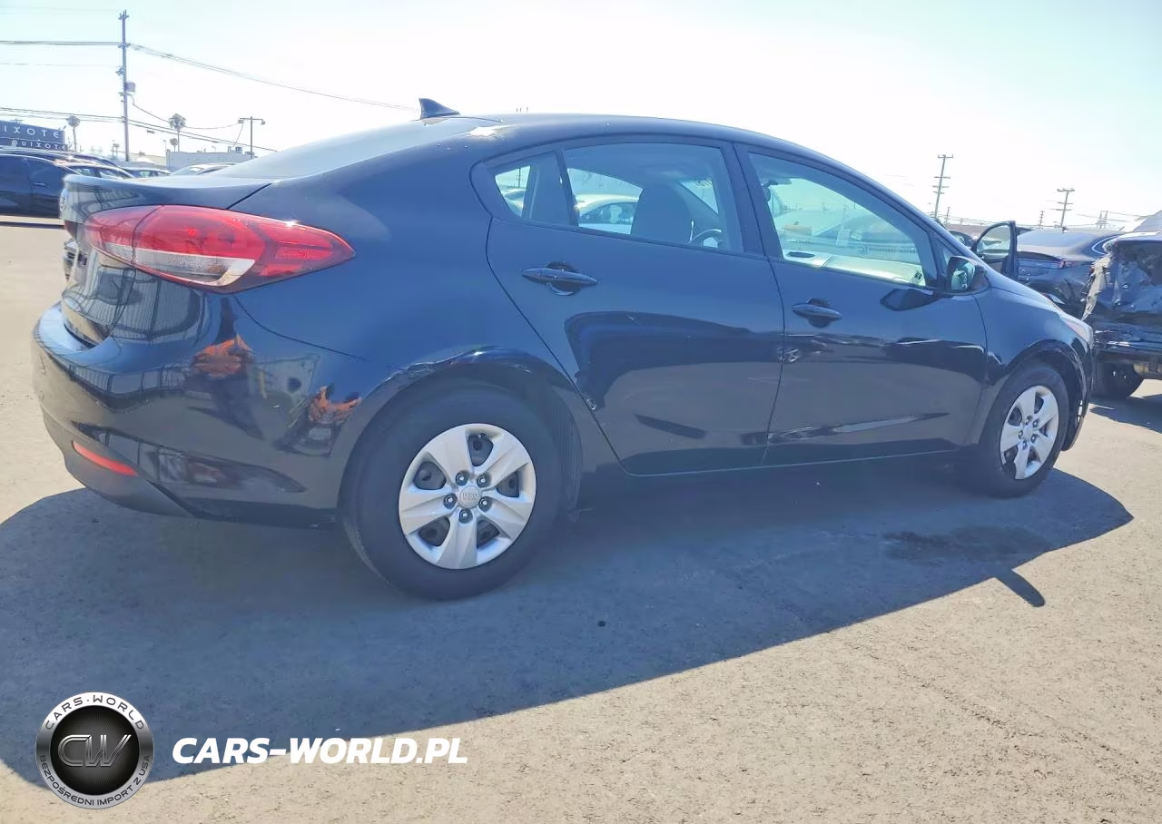 2017 Kia Forte VIN:3KPFK4A73HE152879 - 3