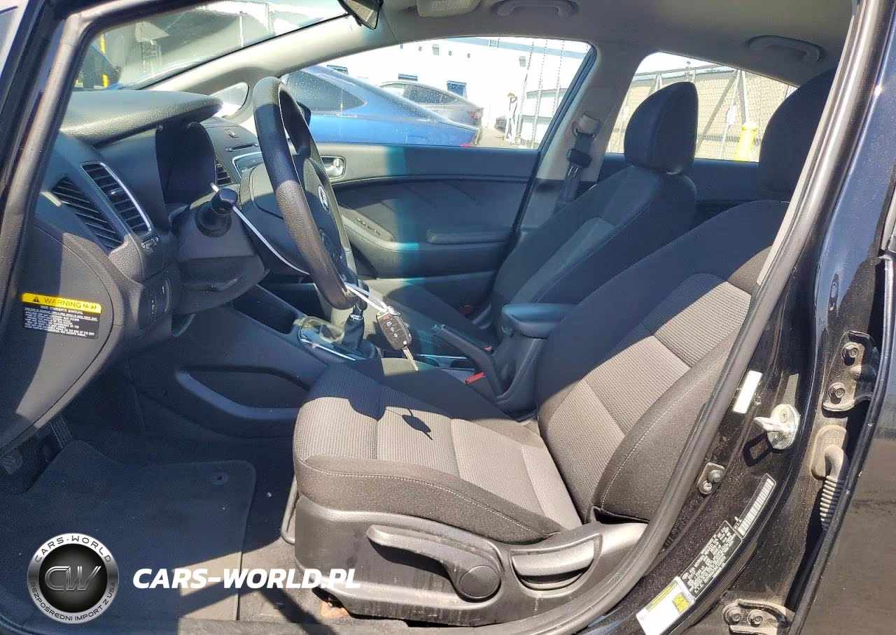2017 Kia Forte VIN:3KPFK4A73HE152879 - 7