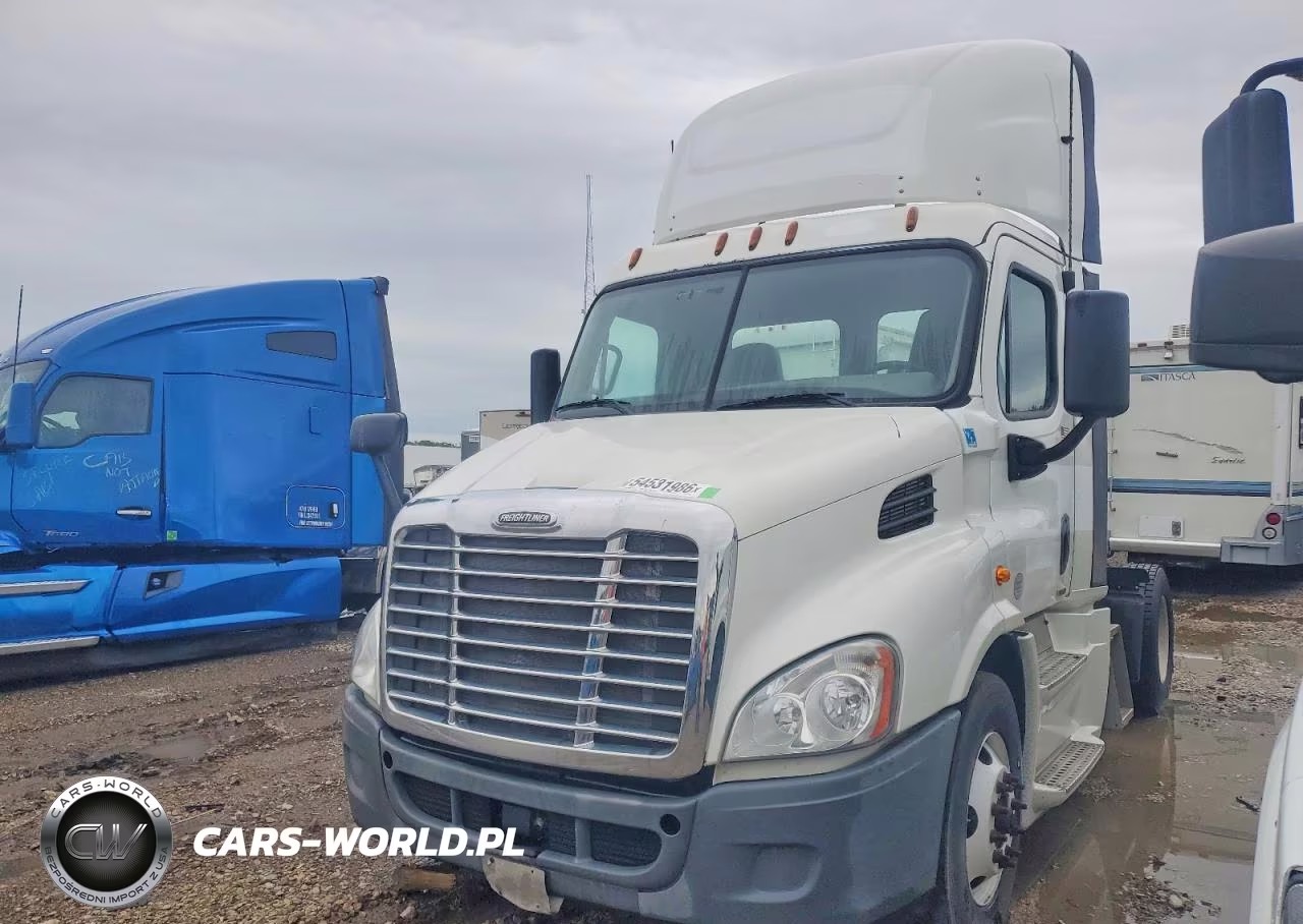 2015 Freightliner Cascadia Semi Truck VIN:3AKBGADV2FSGU9449 - 2