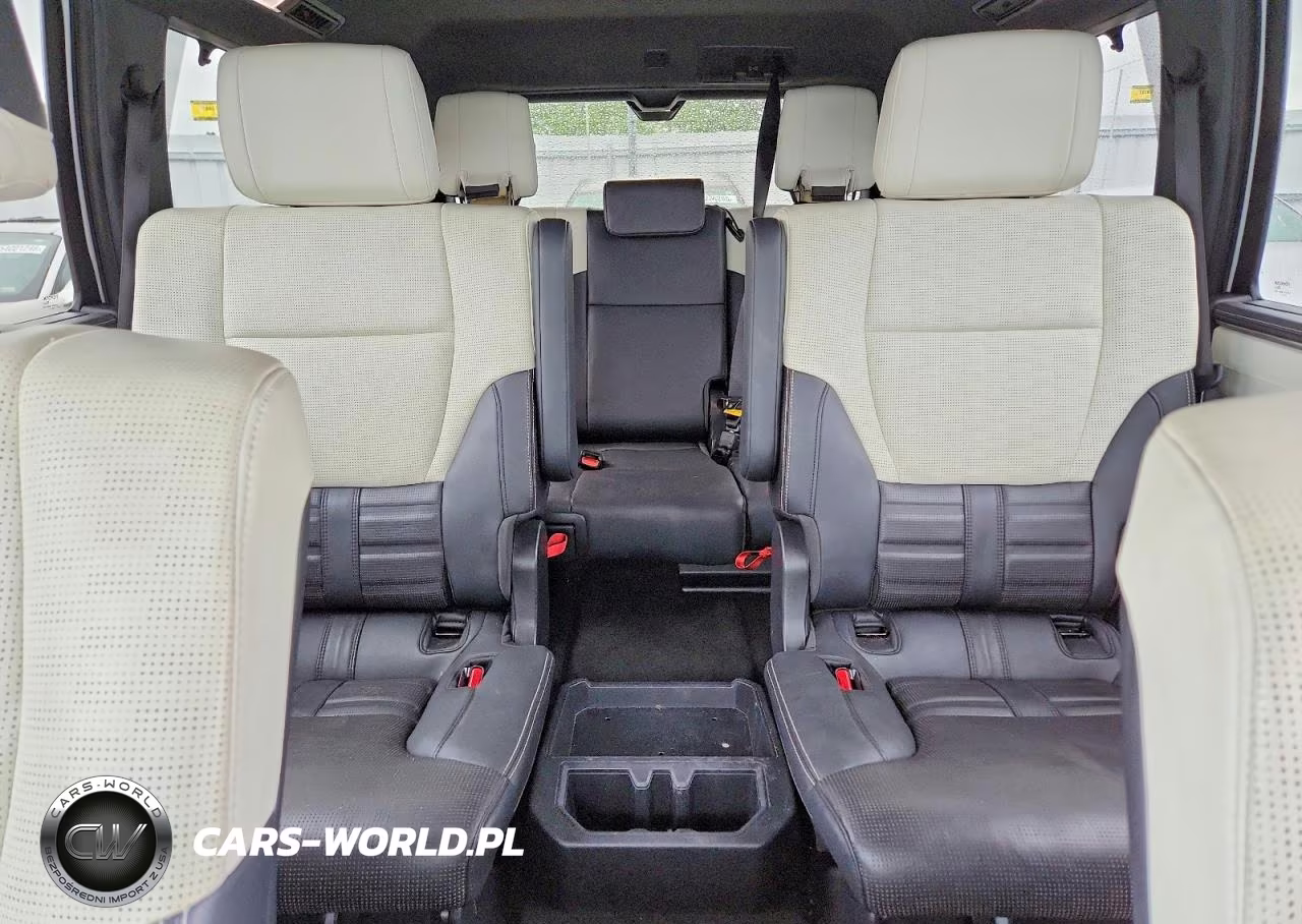 2023 Toyota Sequoia VIN:7SVAAABA5PX011385 - 10
