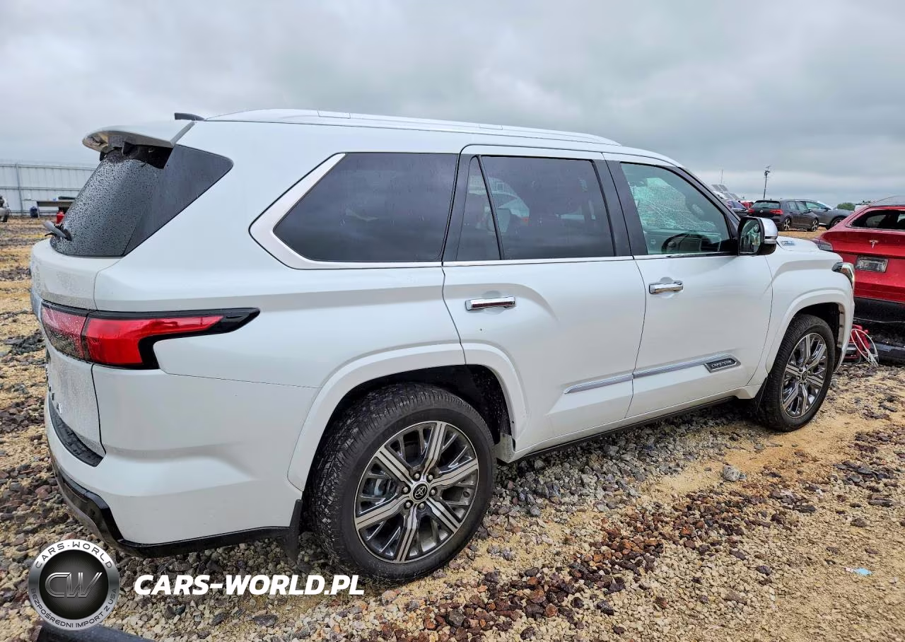 2023 Toyota Sequoia VIN:7SVAAABA5PX011385 - 3