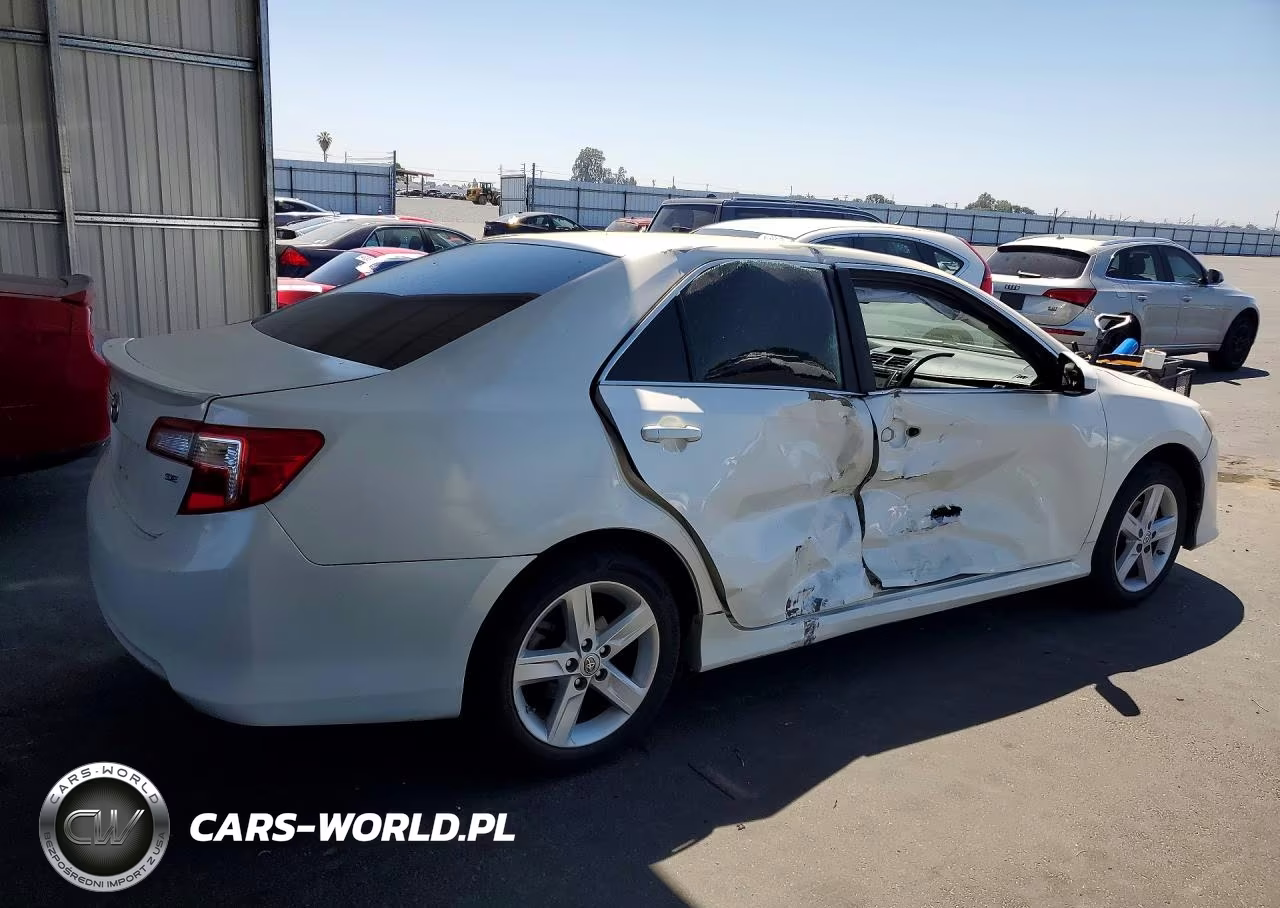 2014 Toyota Camry L VIN:4T1BF1FK2EU444174 - 3