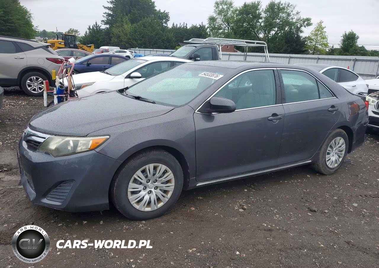 2012 Toyota Camry Le – zdjęcie 1 z 12