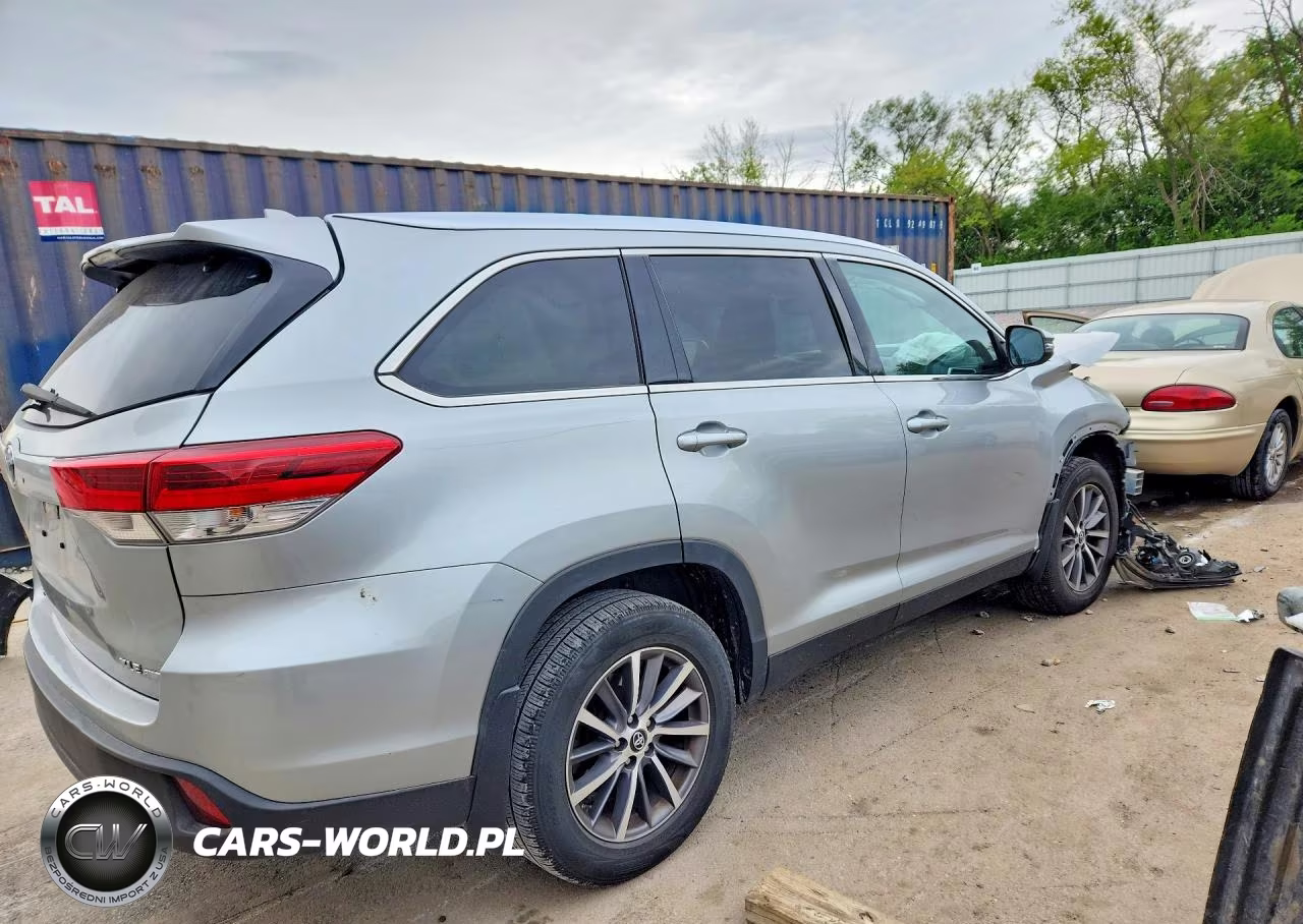 2019 Toyota Highlander Xle VIN:5TDJZRFH3KS595132 - 3