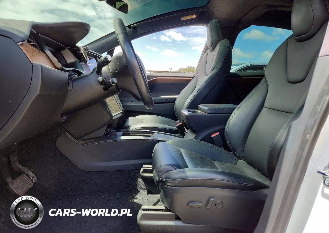 2020 Tesla Model X VIN:5YJXCAE20LF238426 - 7