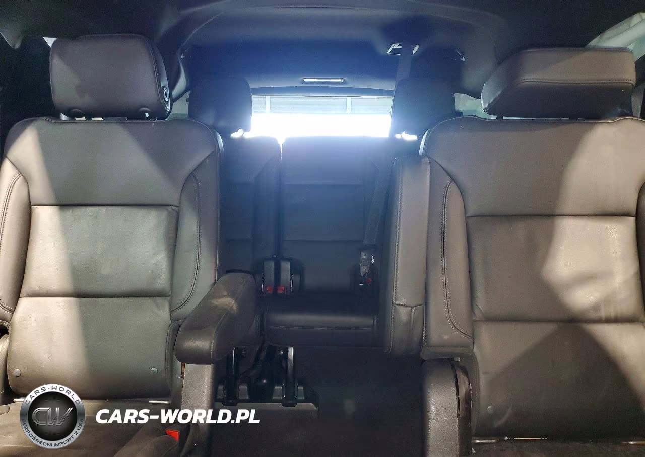 2021 Chevrolet Suburban K1500 Z71 VIN:1GNSKDKD5MR135932 - 10