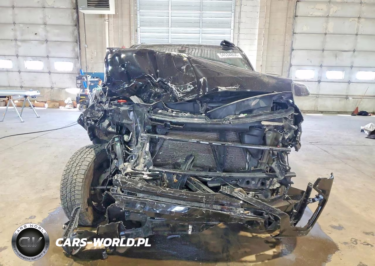 2021 Chevrolet Suburban K1500 Z71 VIN:1GNSKDKD5MR135932 - 5