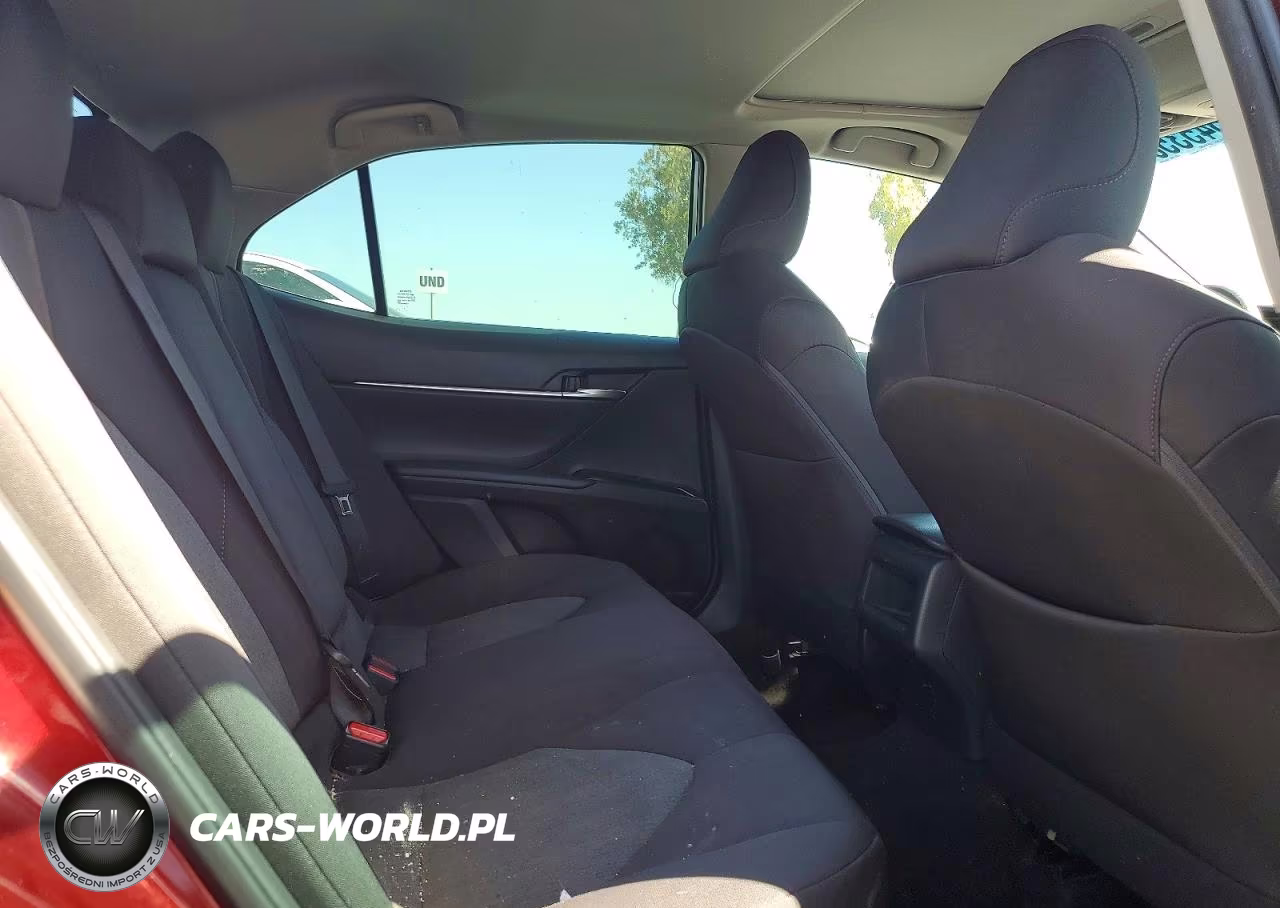 2018 Toyota Camry Le VIN:4T1B11HK9JU548974 - 10