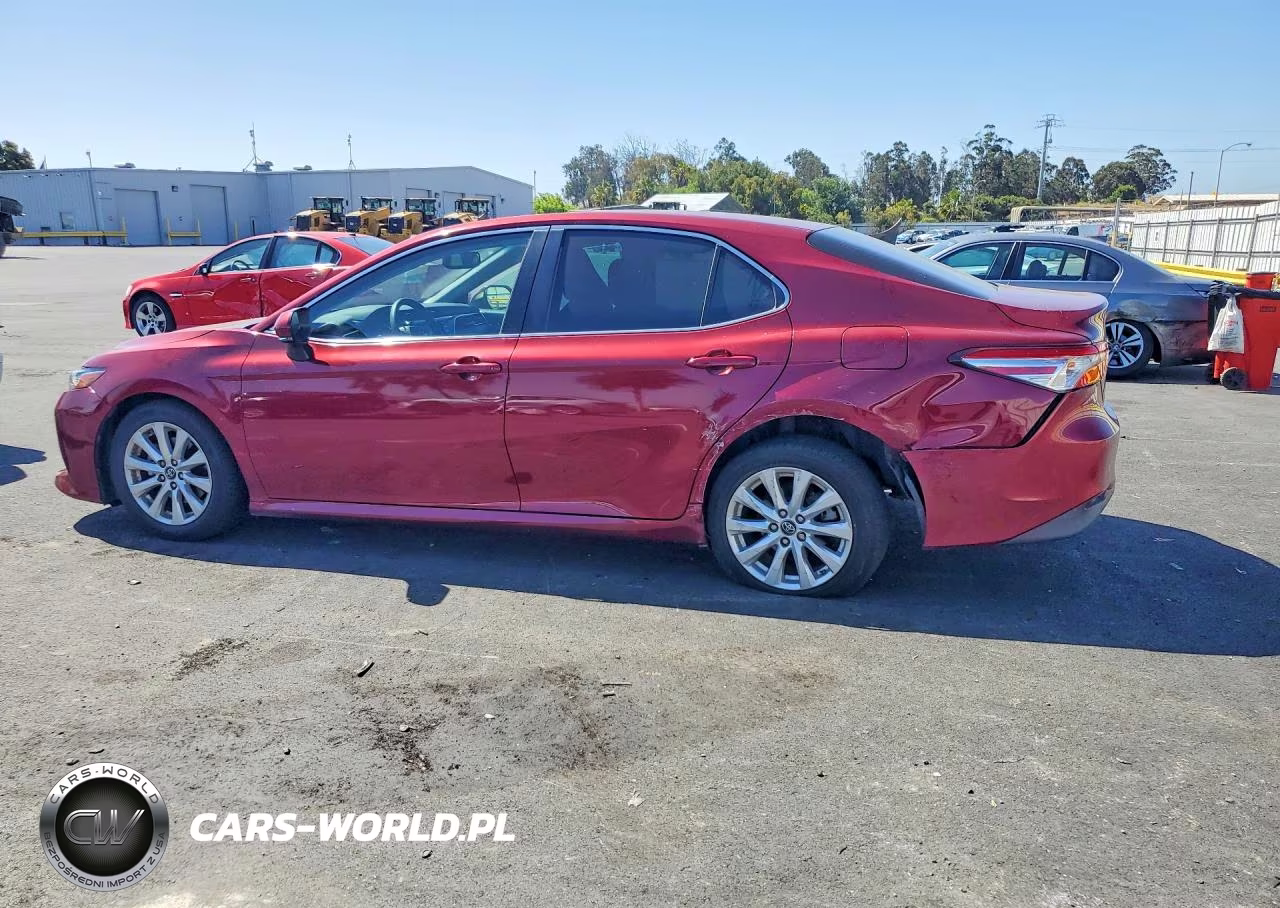 2018 Toyota Camry Le VIN:4T1B11HK9JU548974 - 2