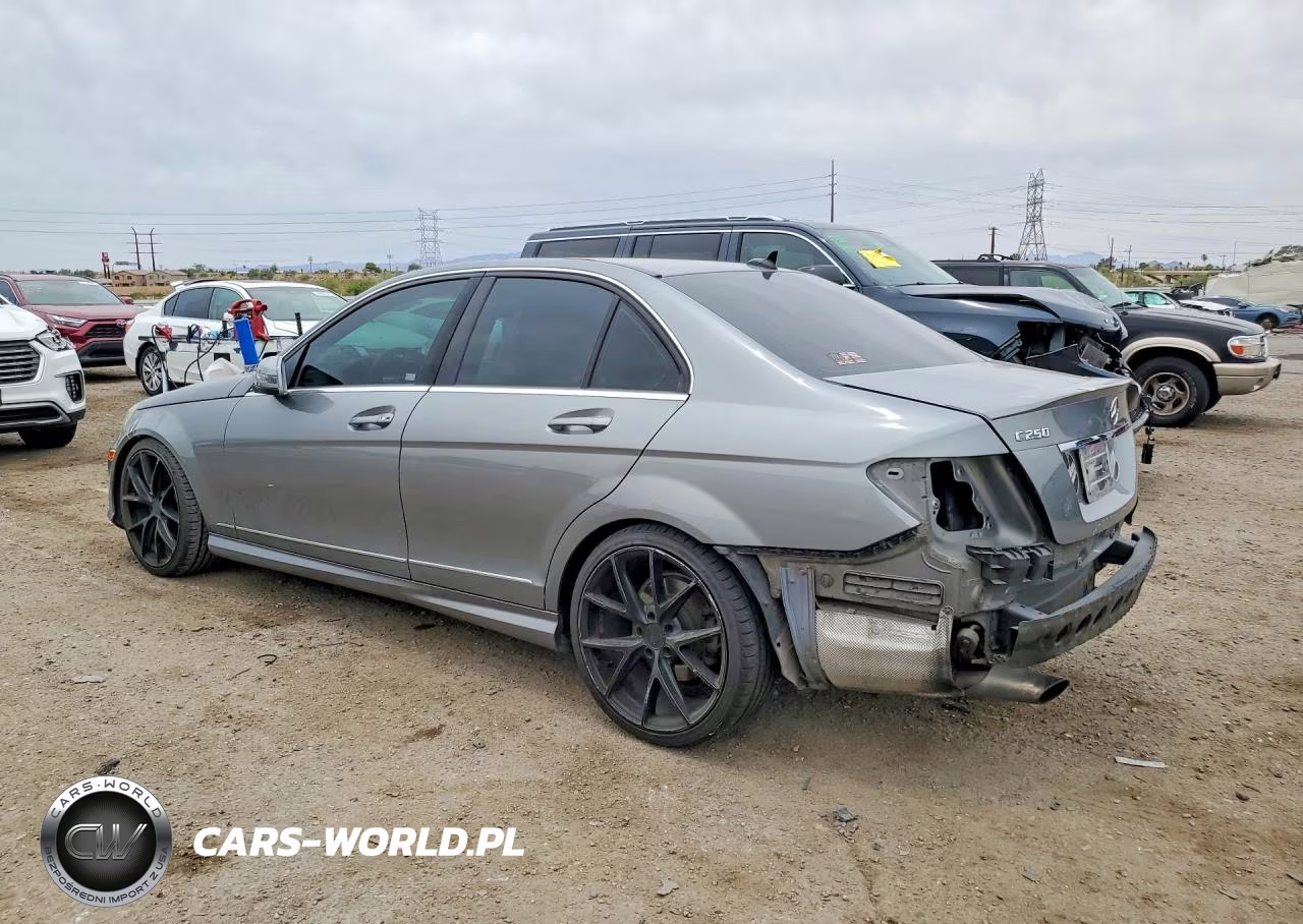 2013 Mercedes-Benz C 250 VIN:WDDGF4HB3DR276447 - 2