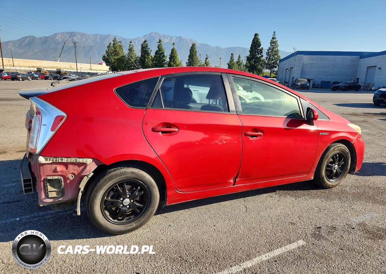 2015 Toyota Prius Two VIN:JTDKN3DU7F1916976 - 3