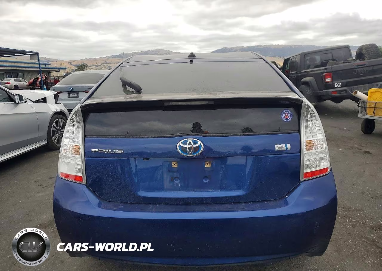 2011 Toyota Prius Three VIN:JTDKN3DU5B0267243 - 6
