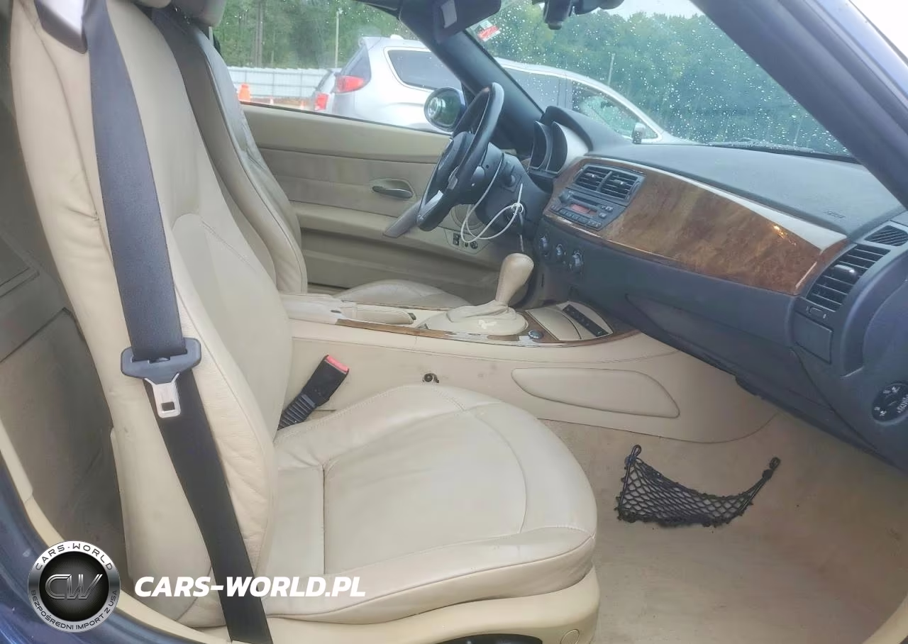 2005 BMW Z4 VIN:4USBT33565LS56779 - 10