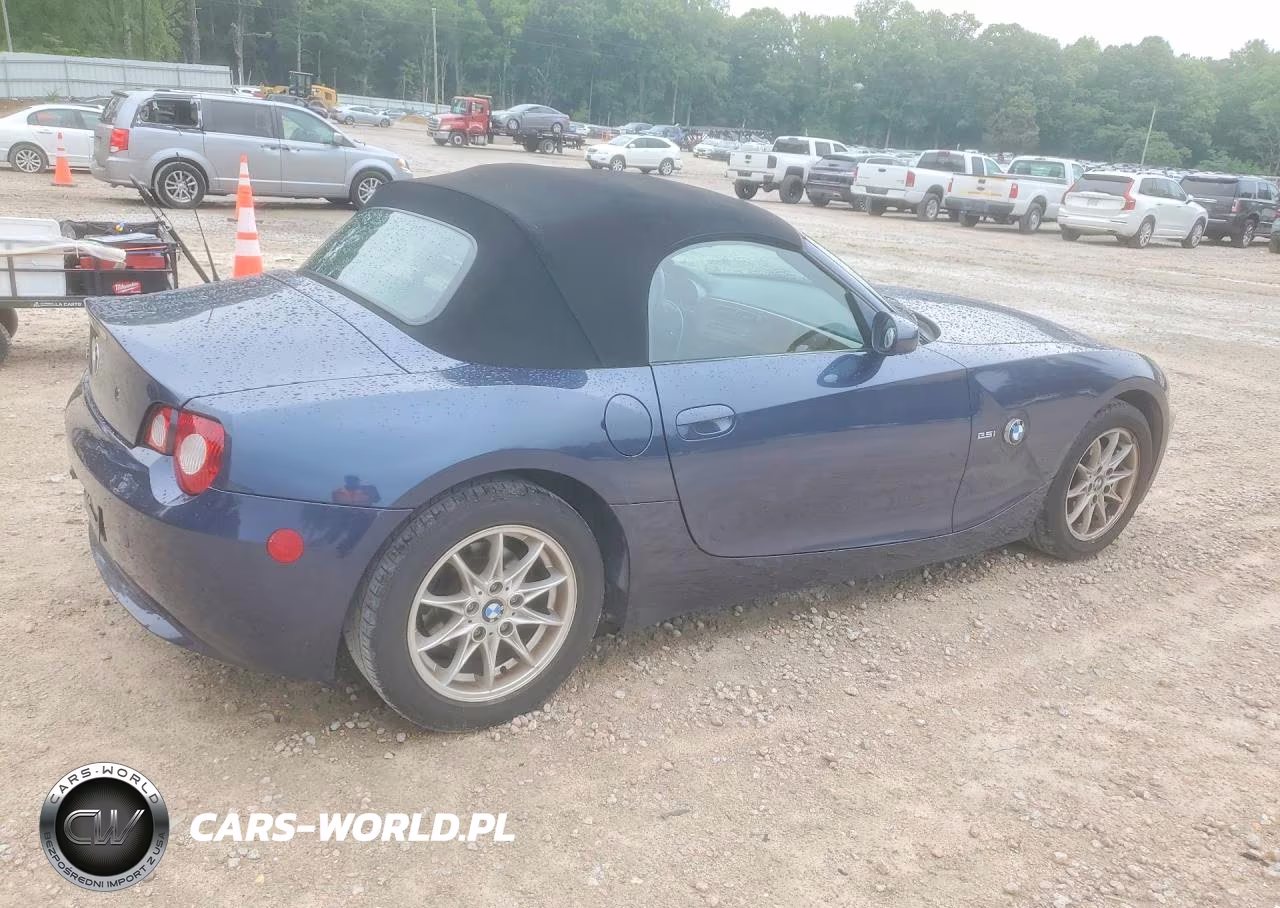 2005 BMW Z4 VIN:4USBT33565LS56779 - 3