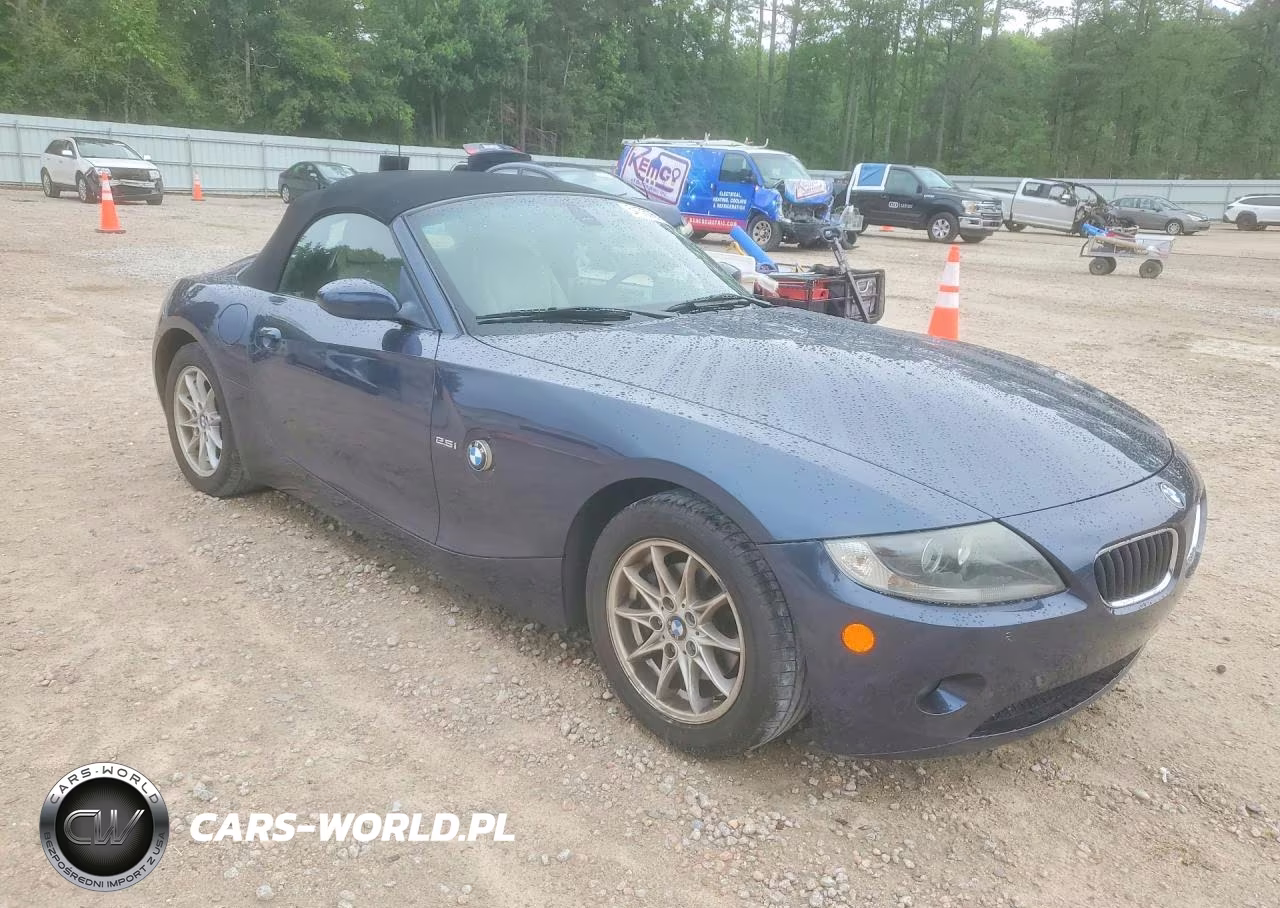 2005 BMW Z4 VIN:4USBT33565LS56779 - 4