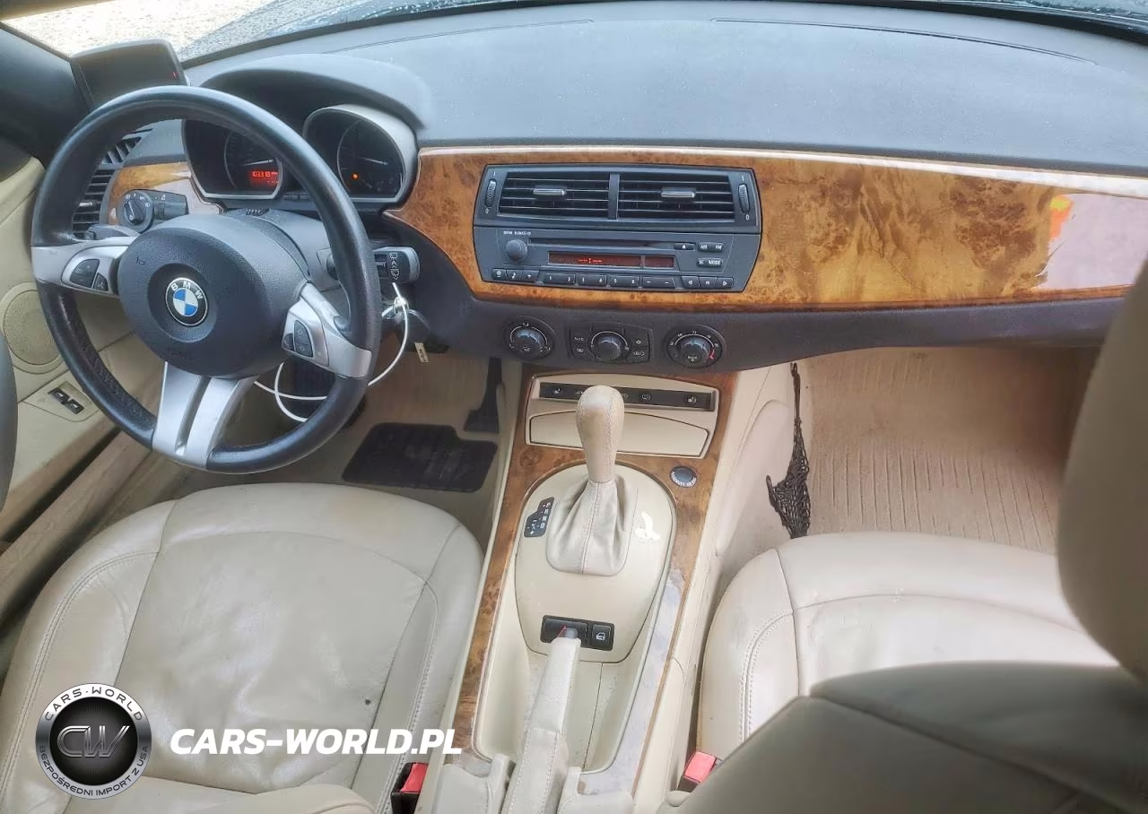 2005 BMW Z4 VIN:4USBT33565LS56779 - 8