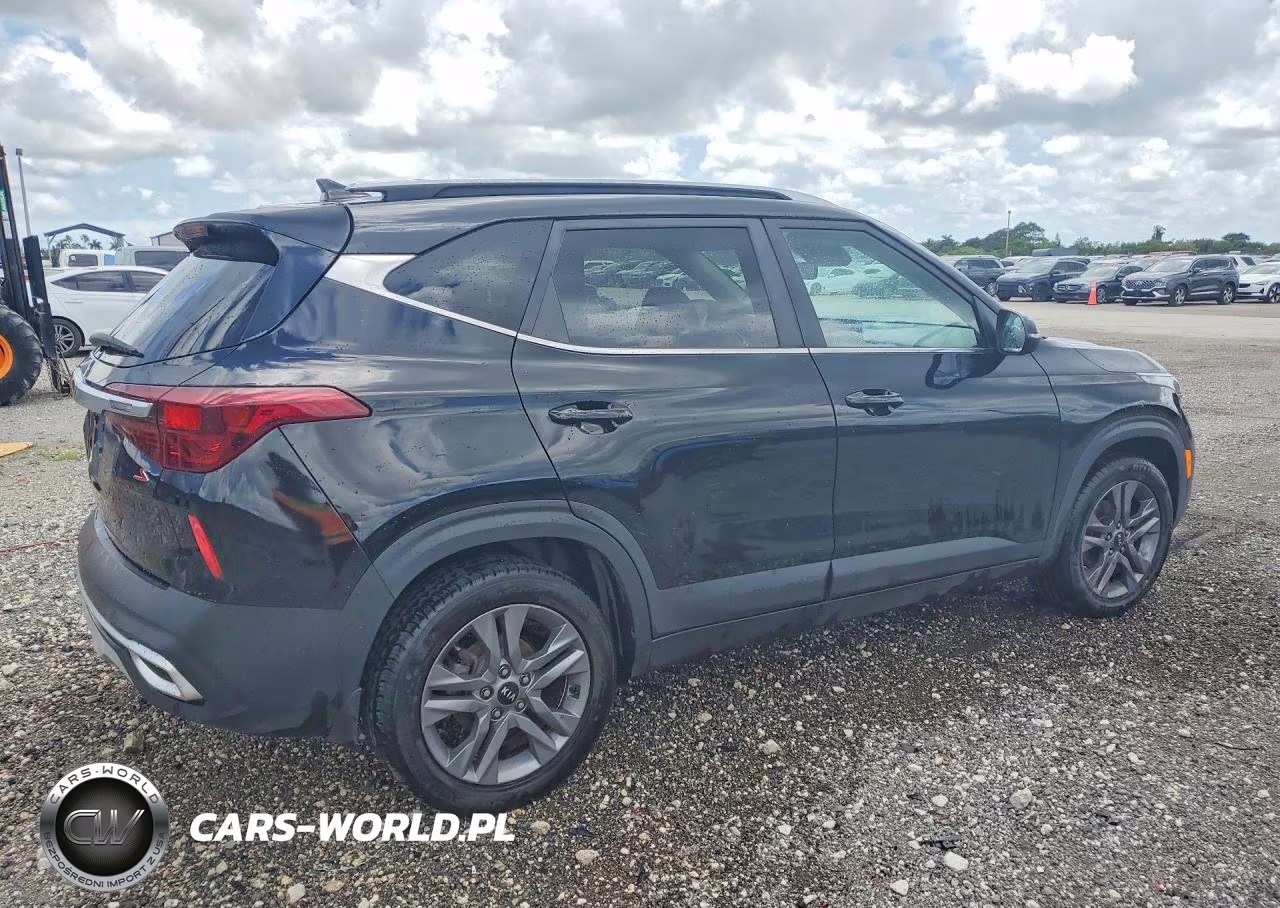 2021 Kia Seltos S VIN:KNDEU2AA4M7060146 - 3