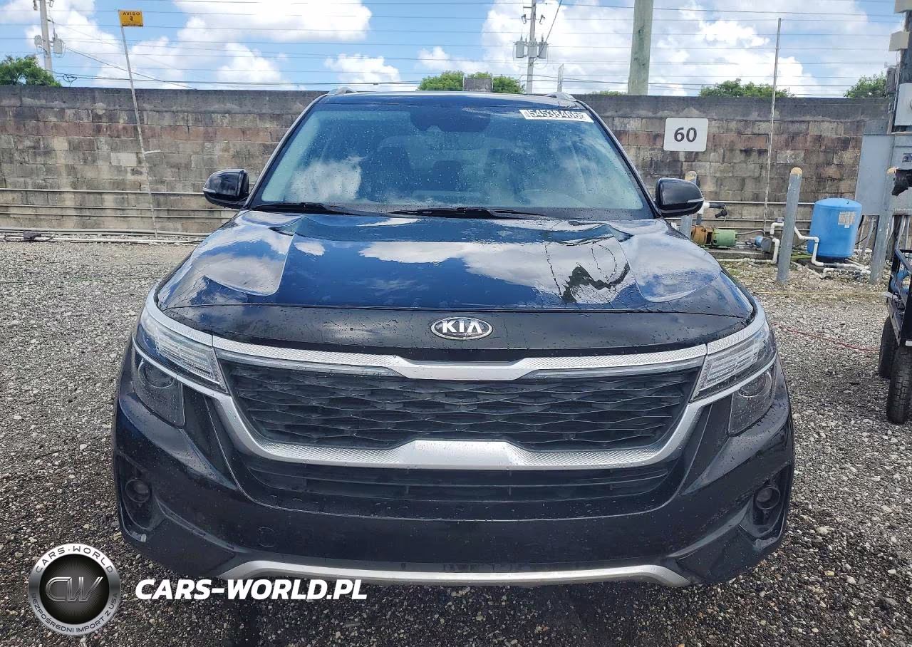 2021 Kia Seltos S VIN:KNDEU2AA4M7060146 - 5