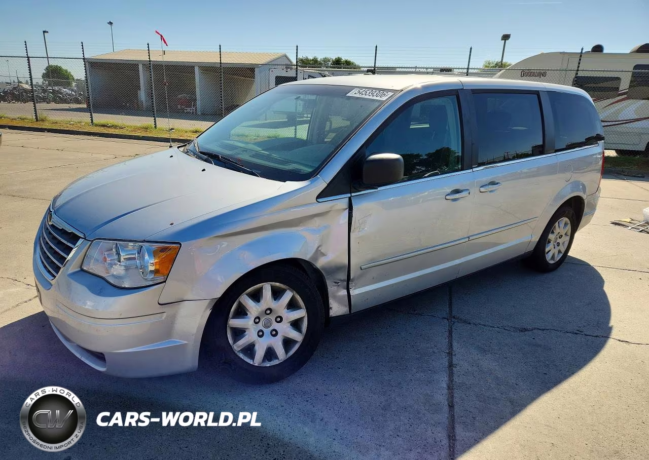 2010 Chrysler Town & Country Lx – zdjęcie 1 z 13