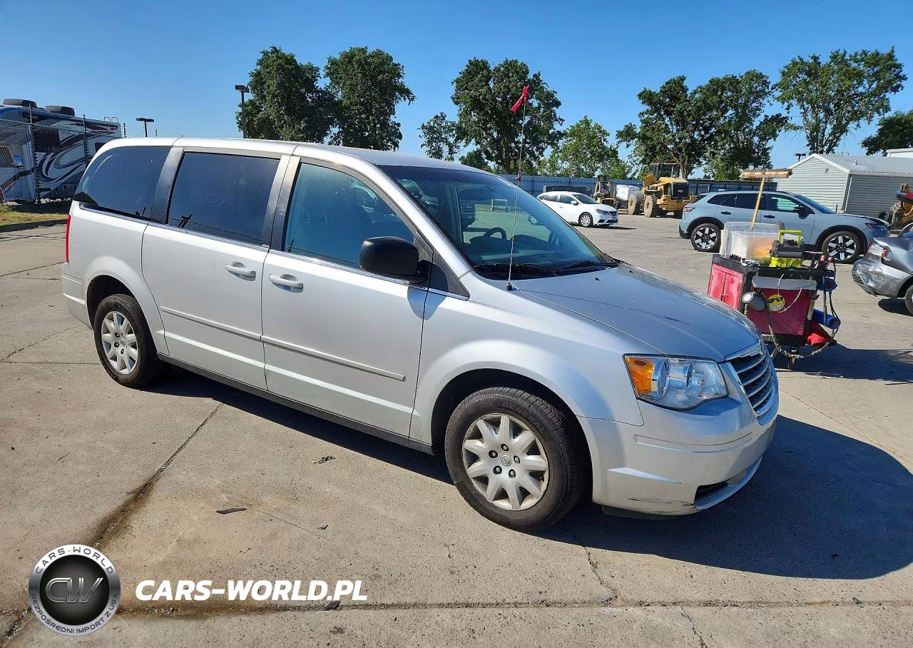 2010 Chrysler Town & Country Lx VIN:2A4RR4DE5AR172584 - 4