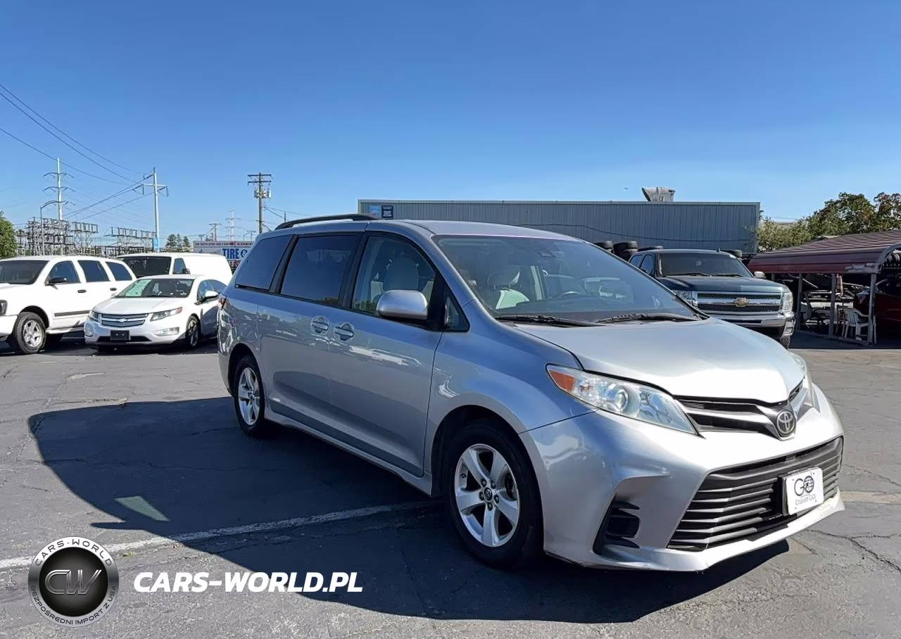 2018 Toyota Sienna Le