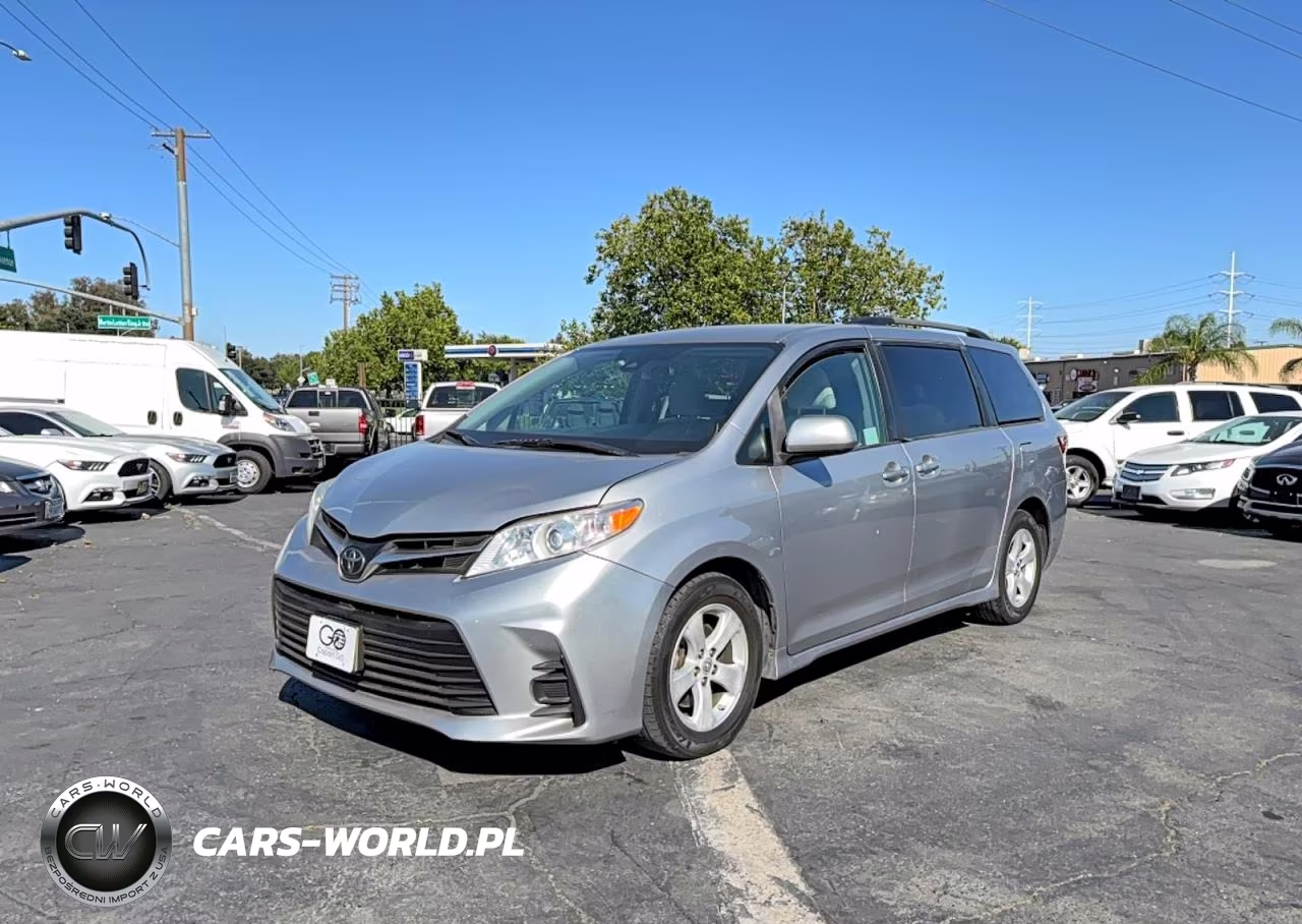 2018 Toyota Sienna Le VIN:5TDKZ3DC7JS933686 - 2