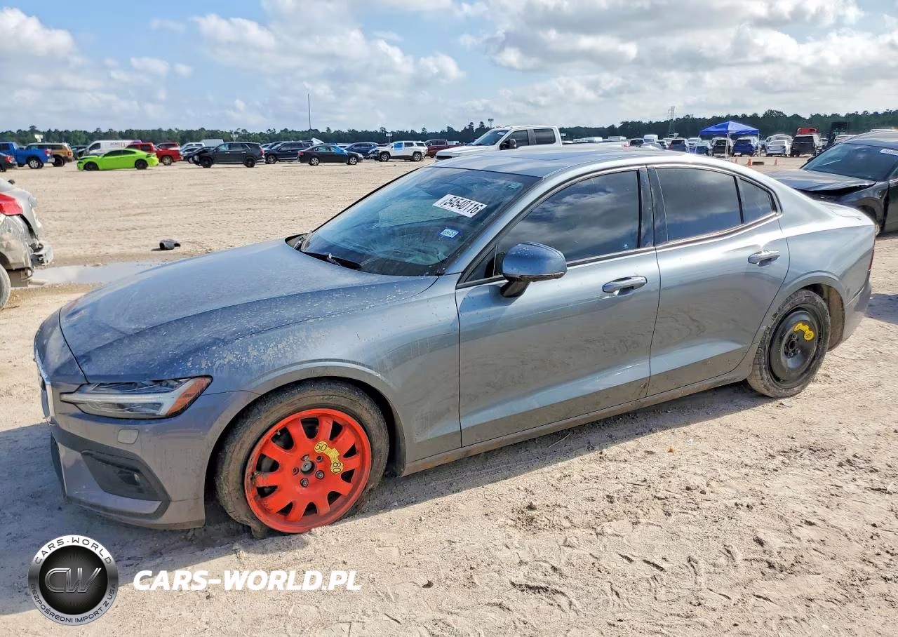 2020 Volvo S60 T5 Momentum