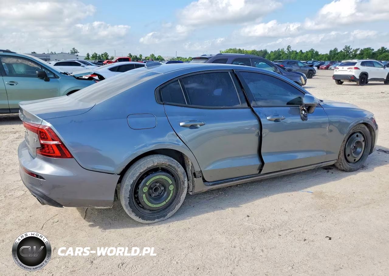 2020 Volvo S60 T5 Momentum VIN:7JR102FK9LG064382 - 3