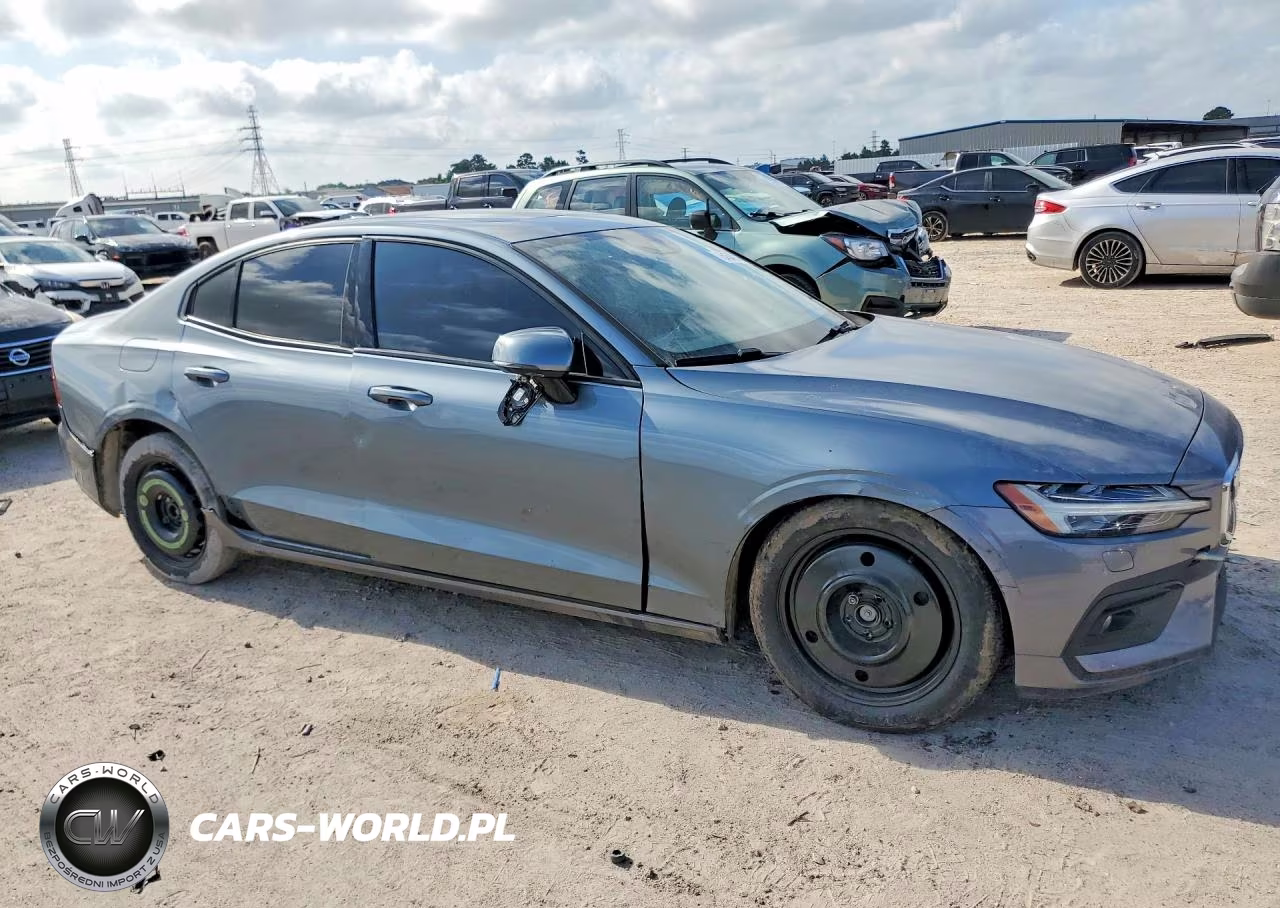 2020 Volvo S60 T5 Momentum VIN:7JR102FK9LG064382 - 4