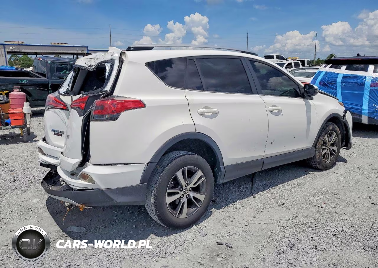 2018 Toyota Rav4 Xle VIN:JTMWFREVXJD118830 - 3
