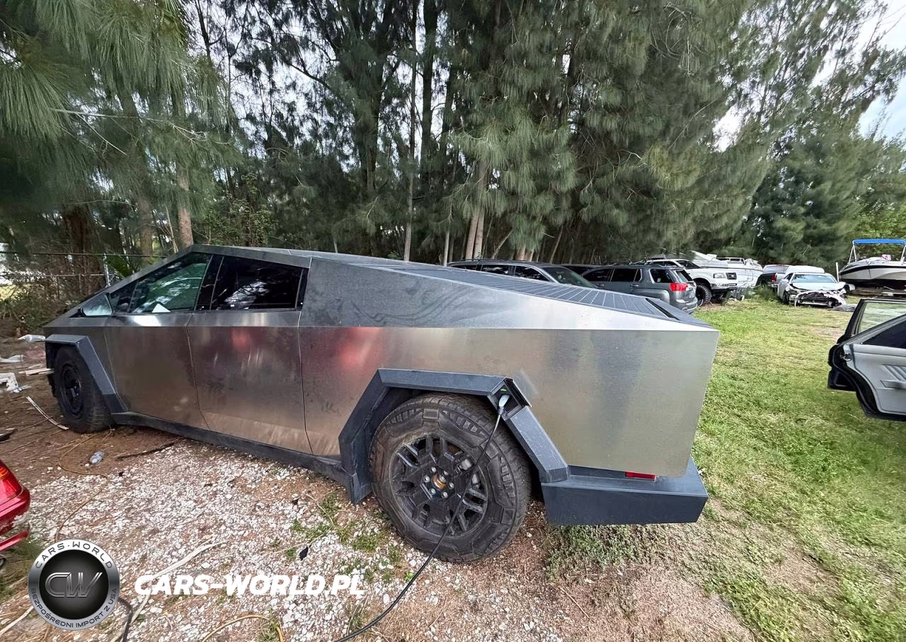 2024 Tesla Cybertruck VIN:7G2CEHED5RA012985 - 3