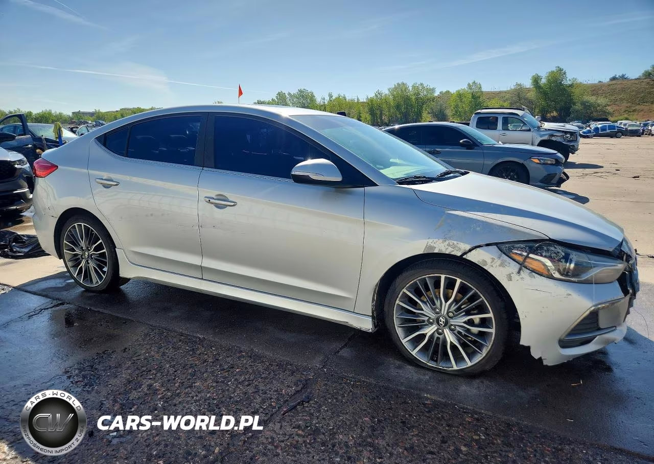 2018 Hyundai Elantra Sport VIN:KMHD04LB8JU519552 - 4