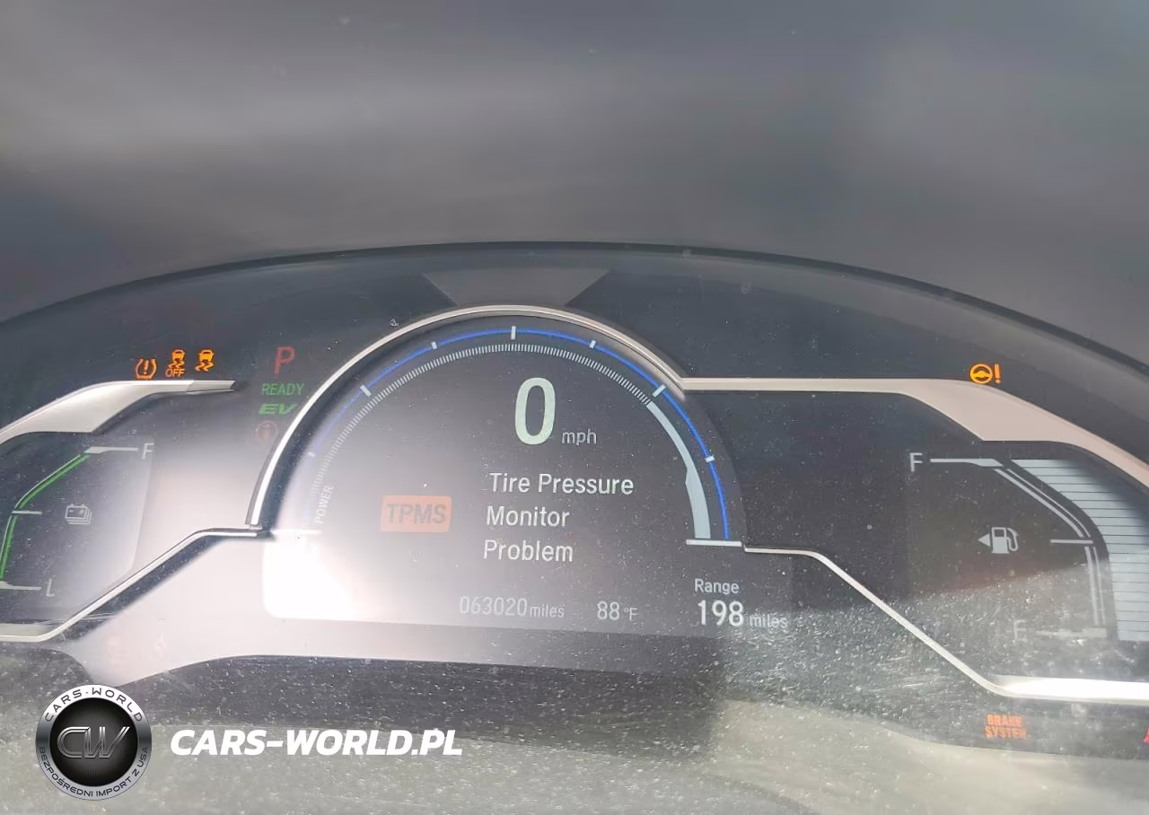 2018 Honda Clarity VIN:JHMZC5F10JC001711 - 9