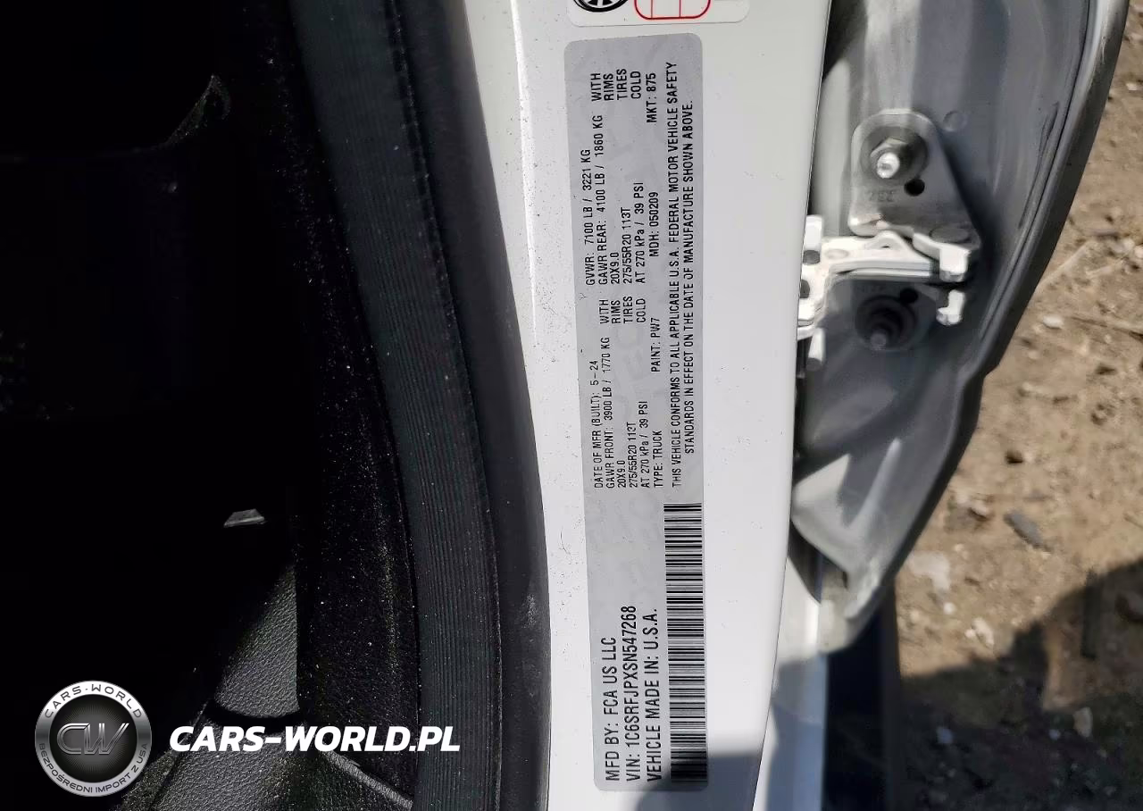 2025 Ram 1500 Laramie VIN:1C6SRFJPXSN547268 - 12