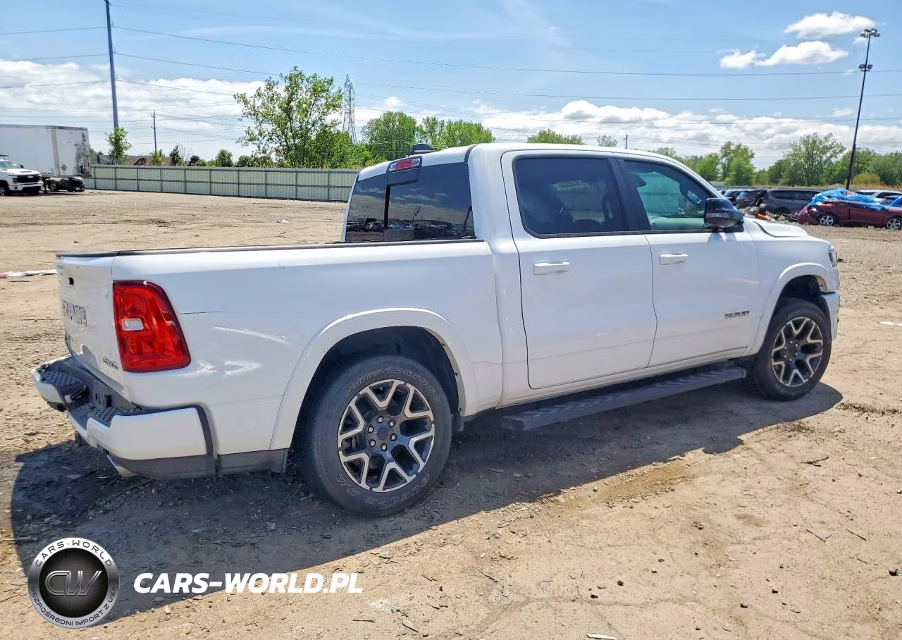 2025 Ram 1500 Laramie VIN:1C6SRFJPXSN547268 - 3