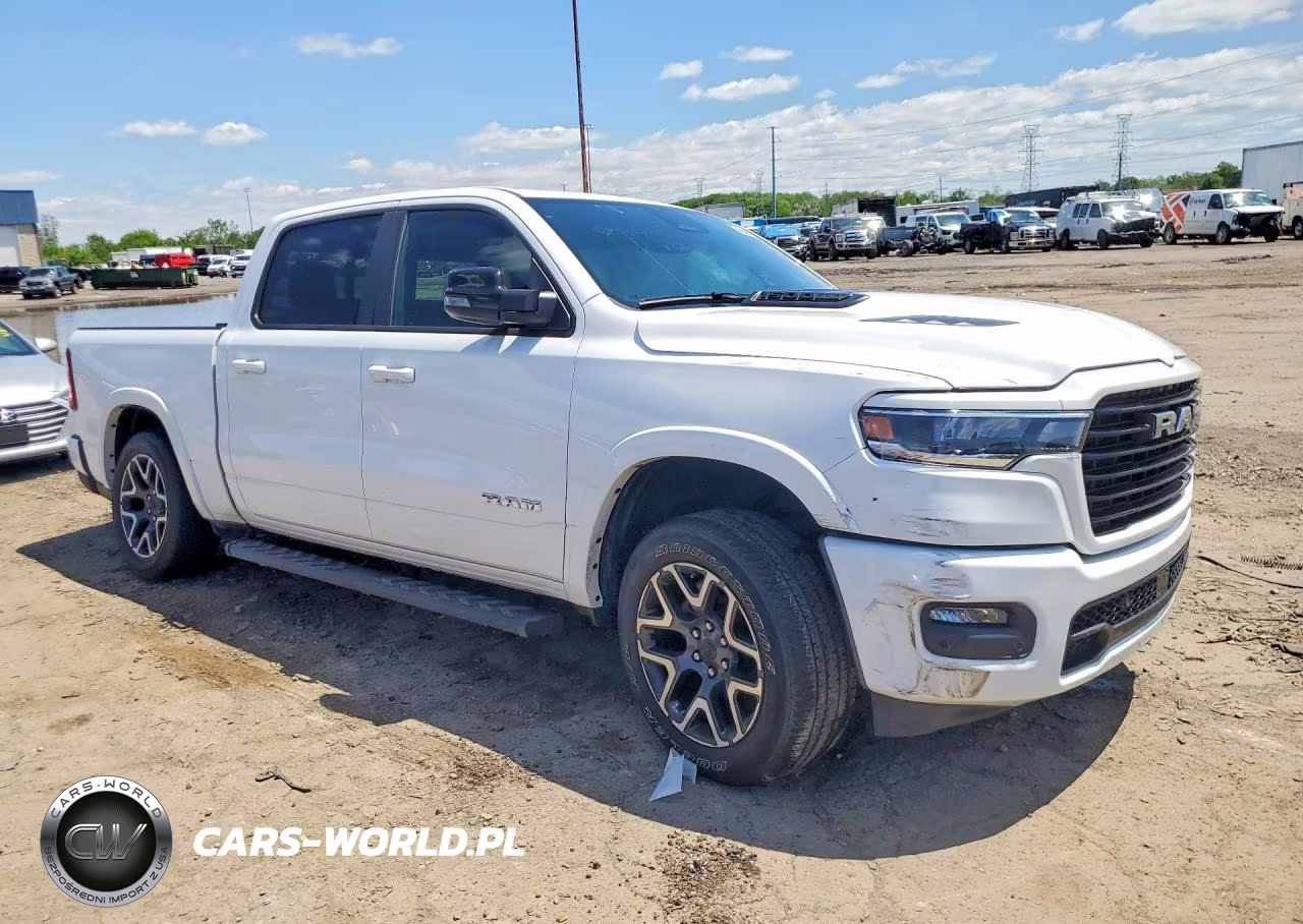 2025 Ram 1500 Laramie VIN:1C6SRFJPXSN547268 - 4