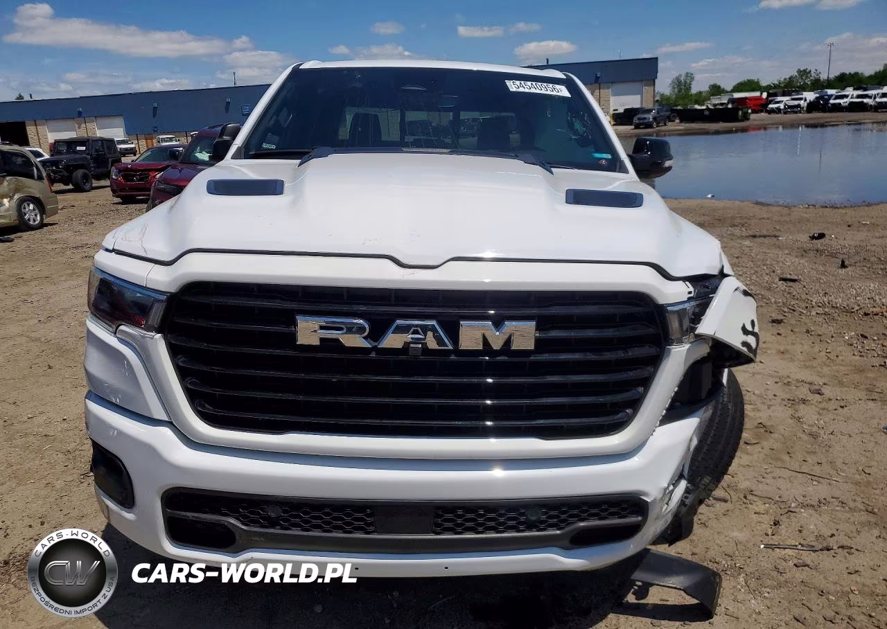 2025 Ram 1500 Laramie VIN:1C6SRFJPXSN547268 - 5