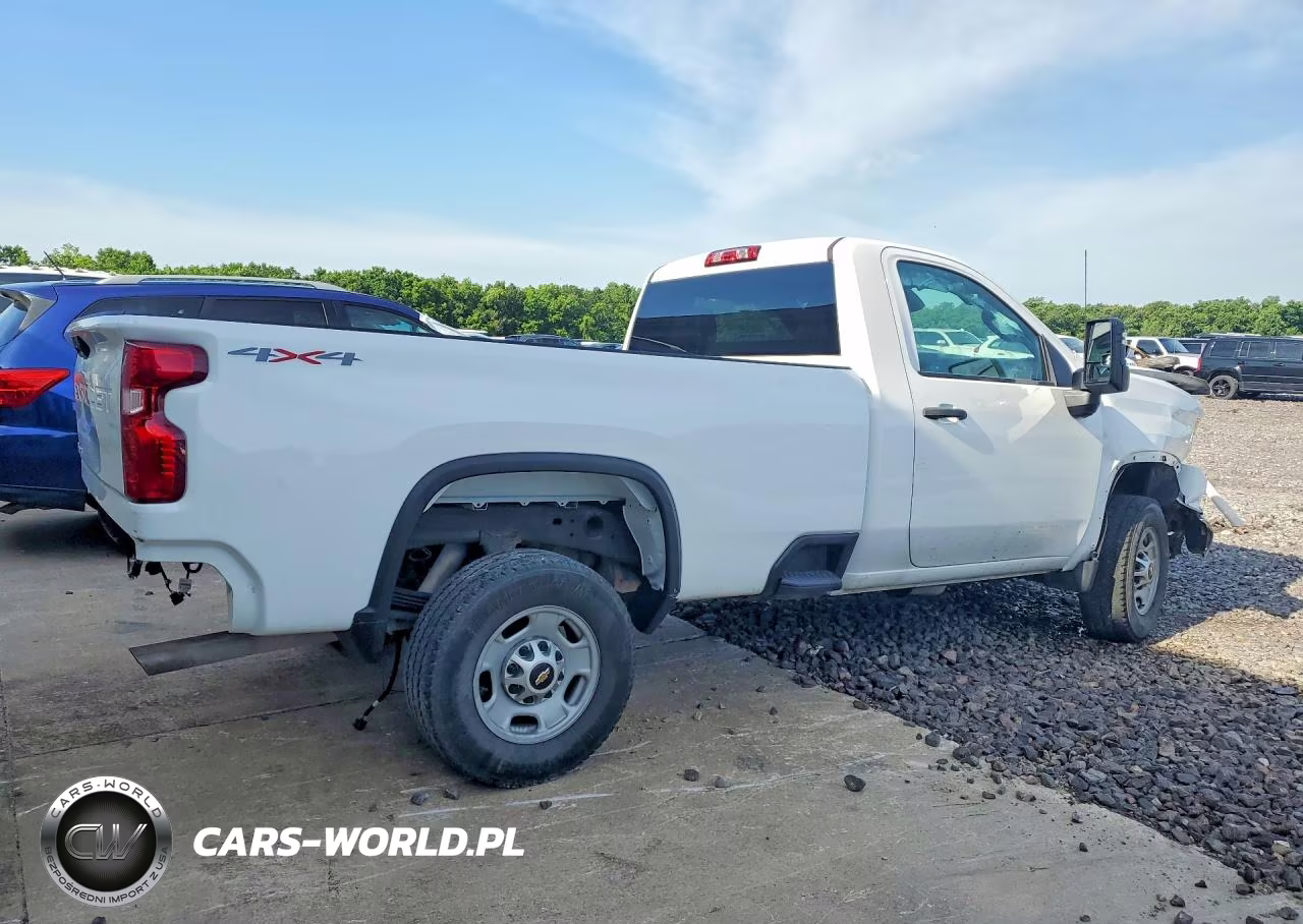 2024 Chevrolet Silverado K2500 Heavy Duty VIN:1GB0YLE74RF304382 - 3
